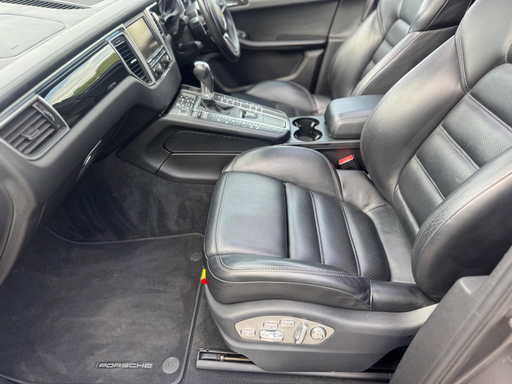 Porsche Macan - Image 59