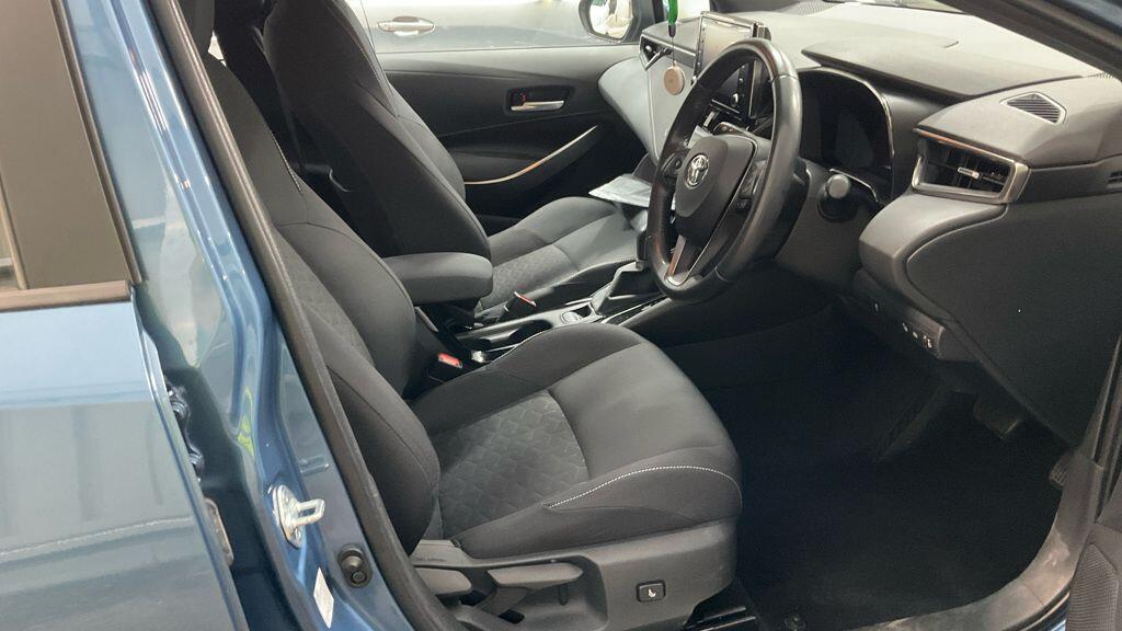 Toyota Corolla - Image 2