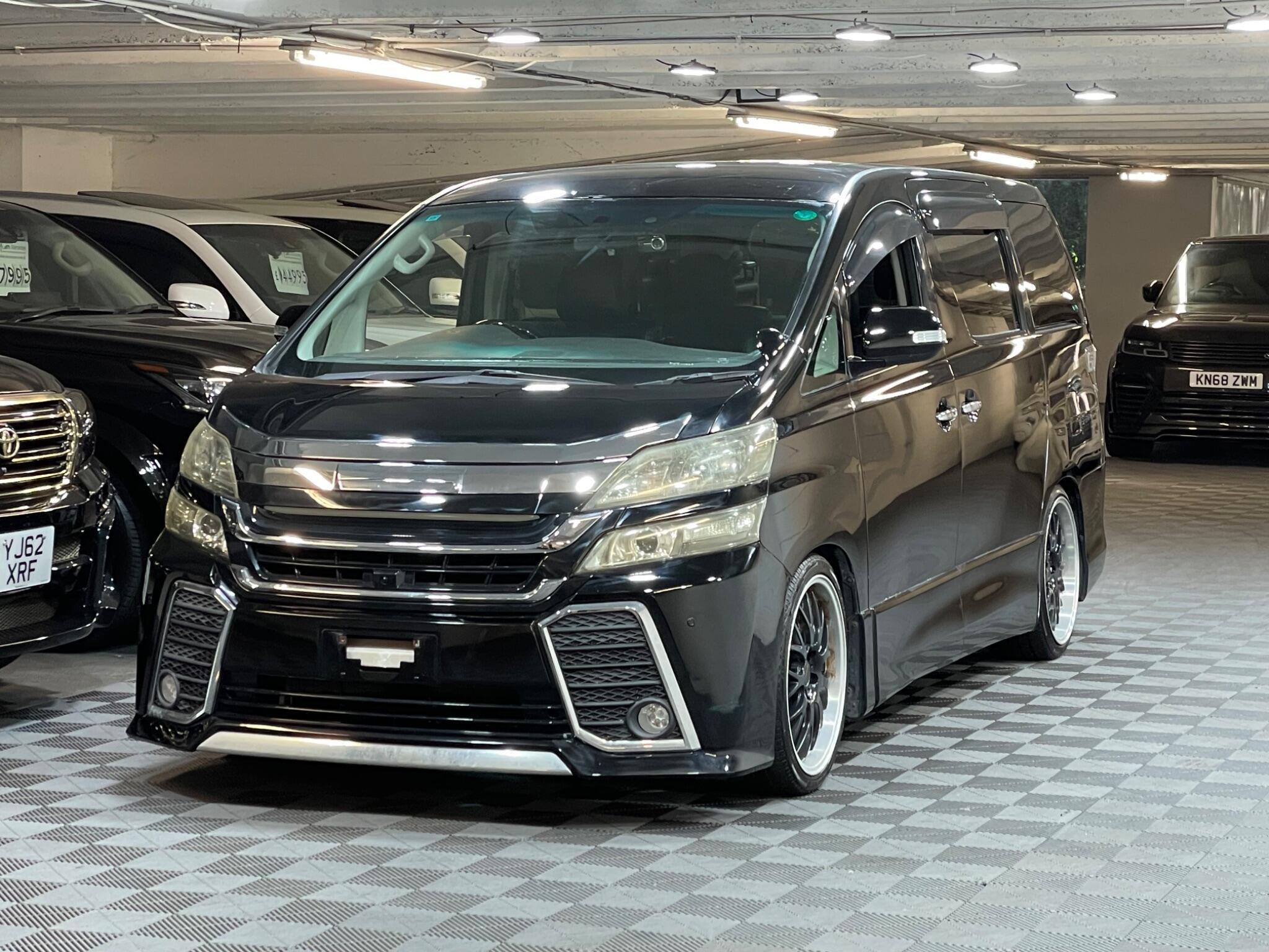 Toyota Vellfire - Image 7