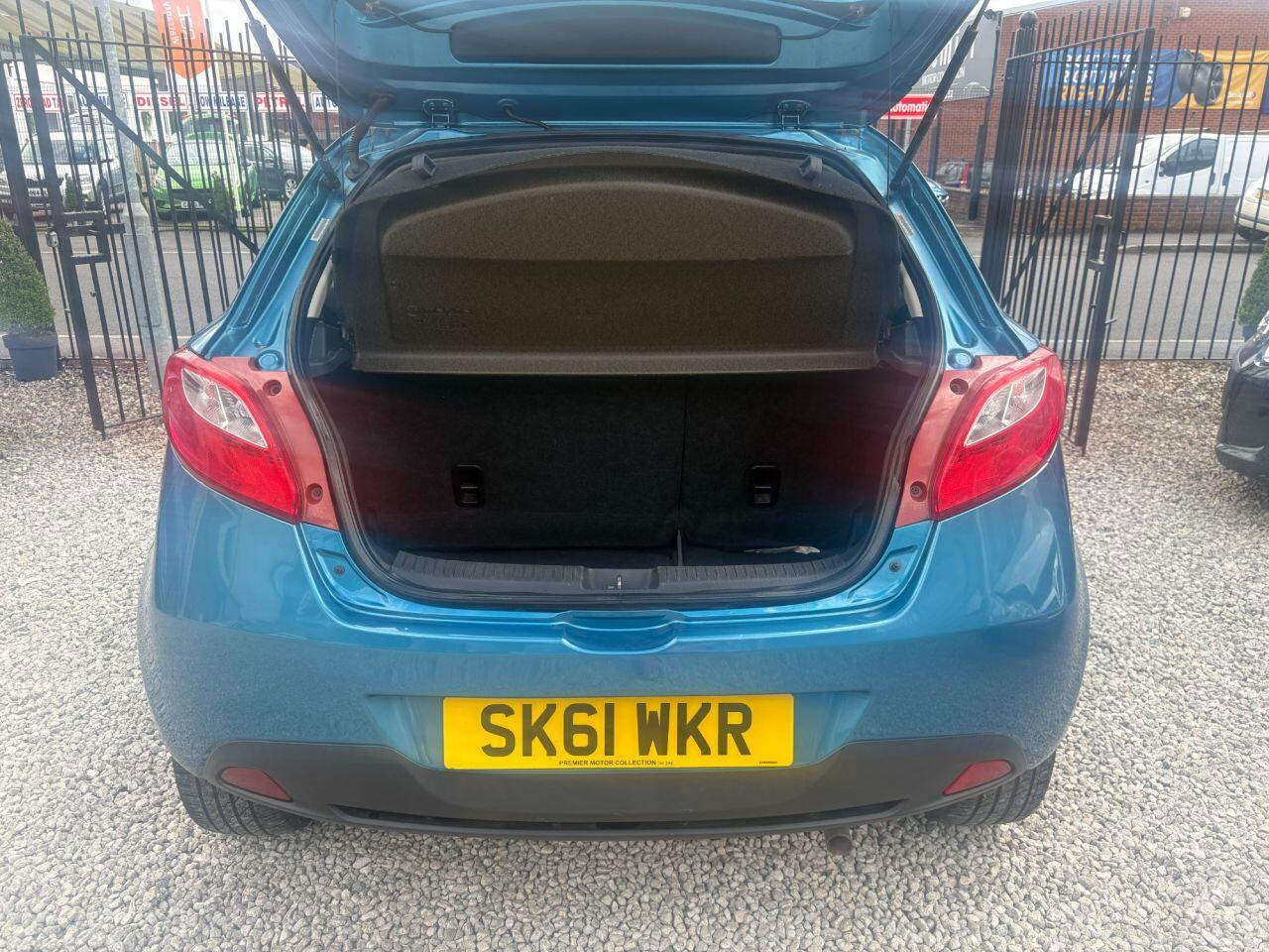 Mazda MAZDA2 - Image 10