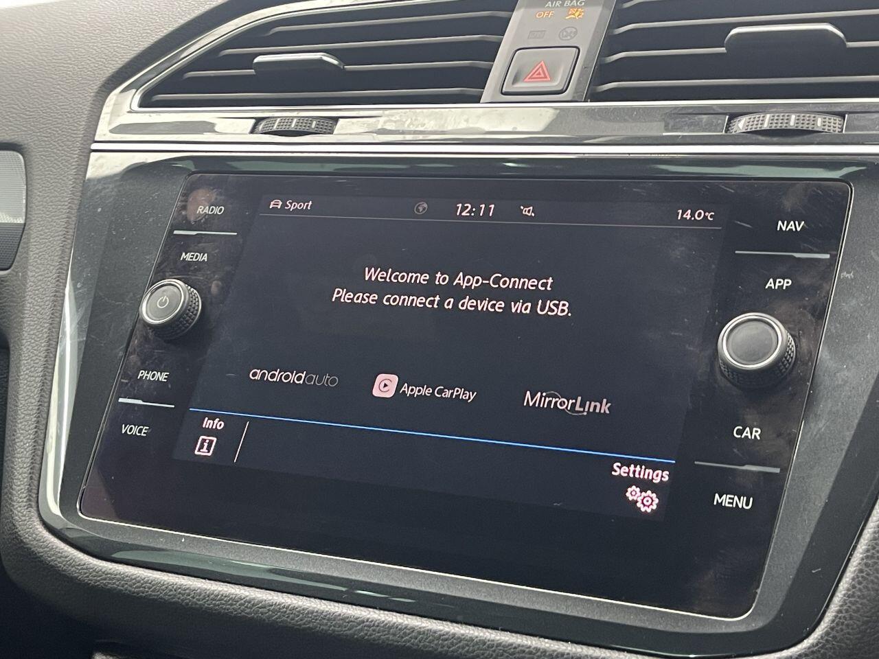 Volkswagen Tiguan - Image 31