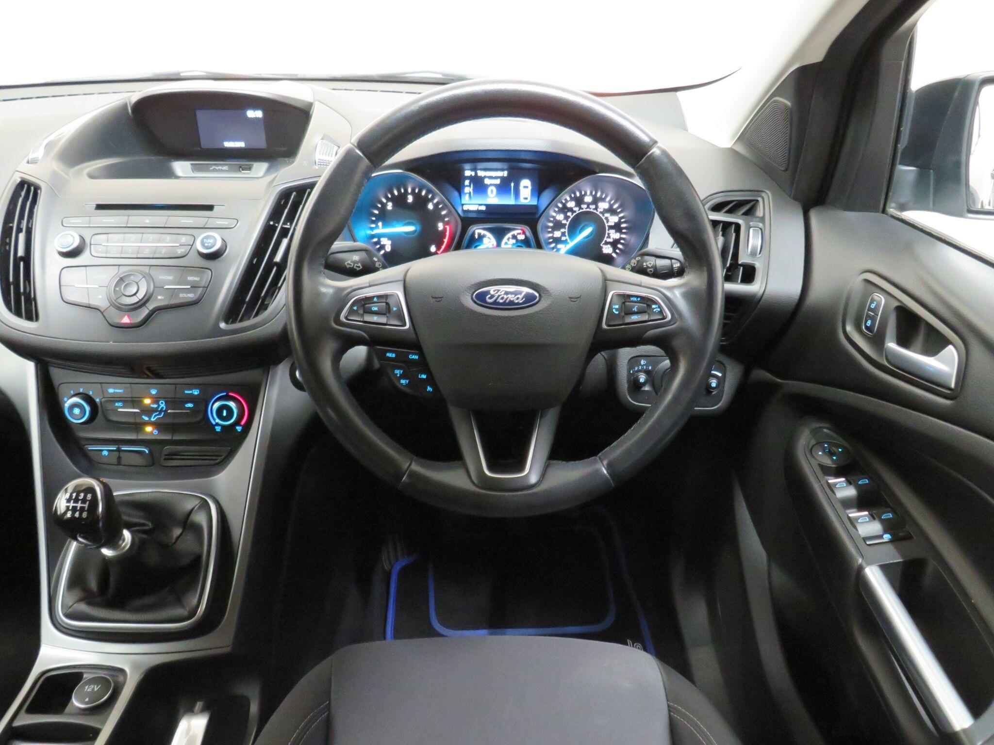 Ford Kuga - Image 14