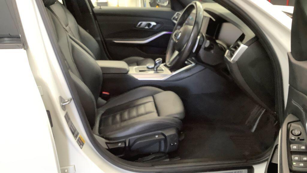 BMW 3 Series - Image 10