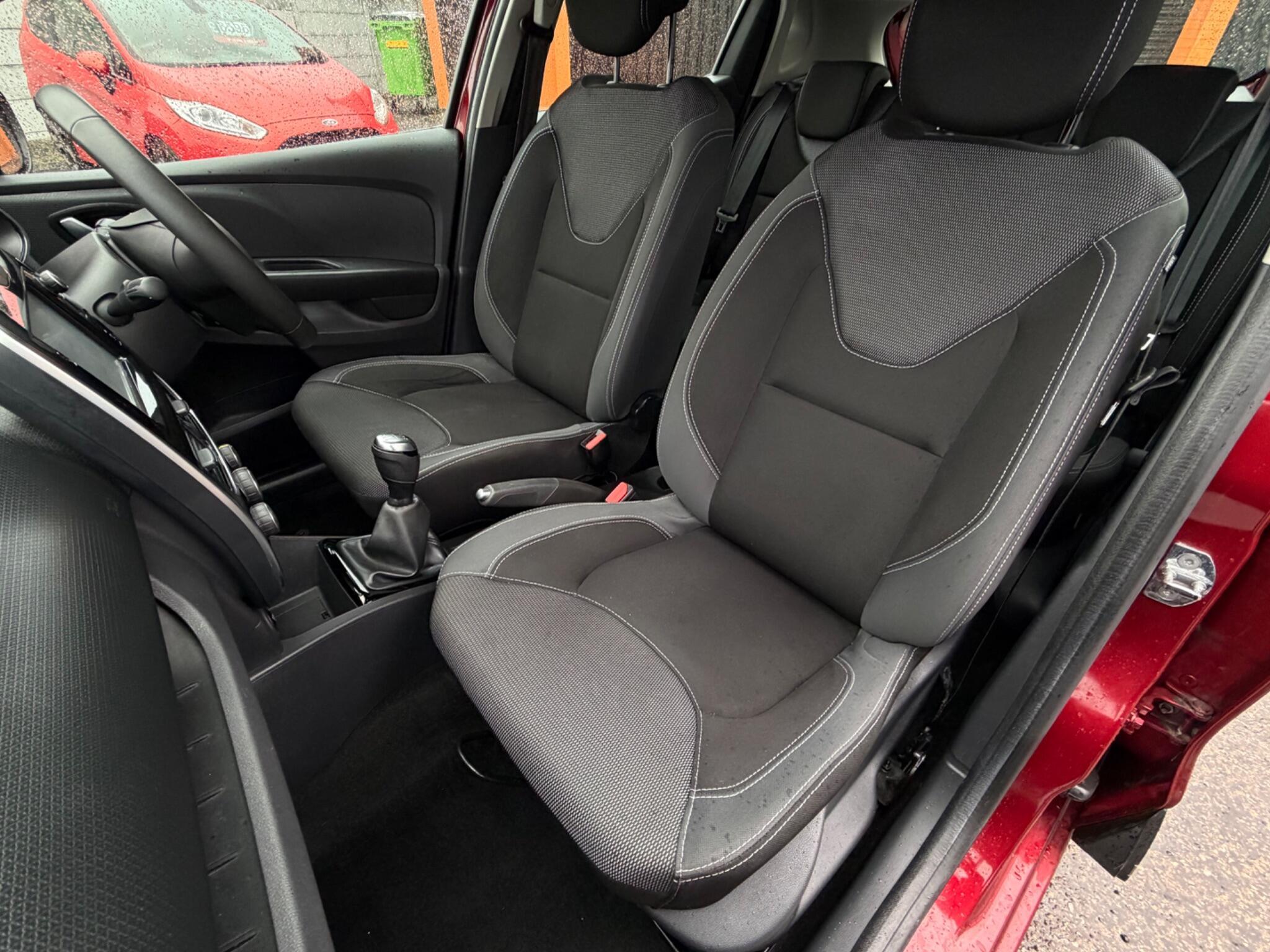 Renault Clio - Image 28