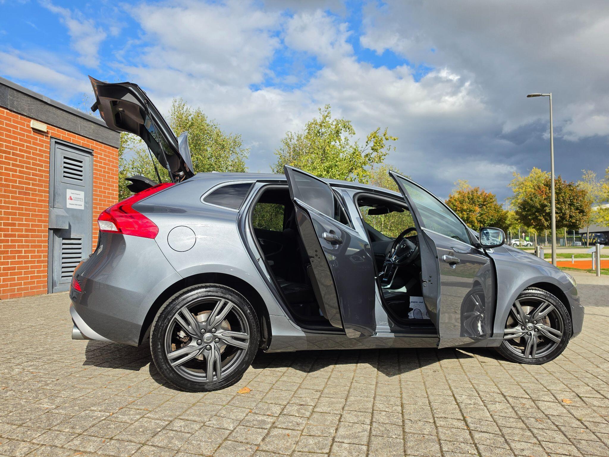 Volvo V40 - Image 19