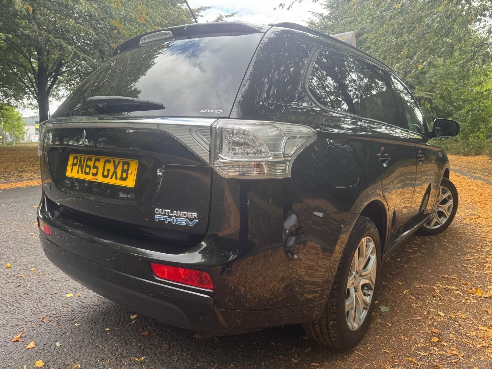Mitsubishi Outlander - Image 12