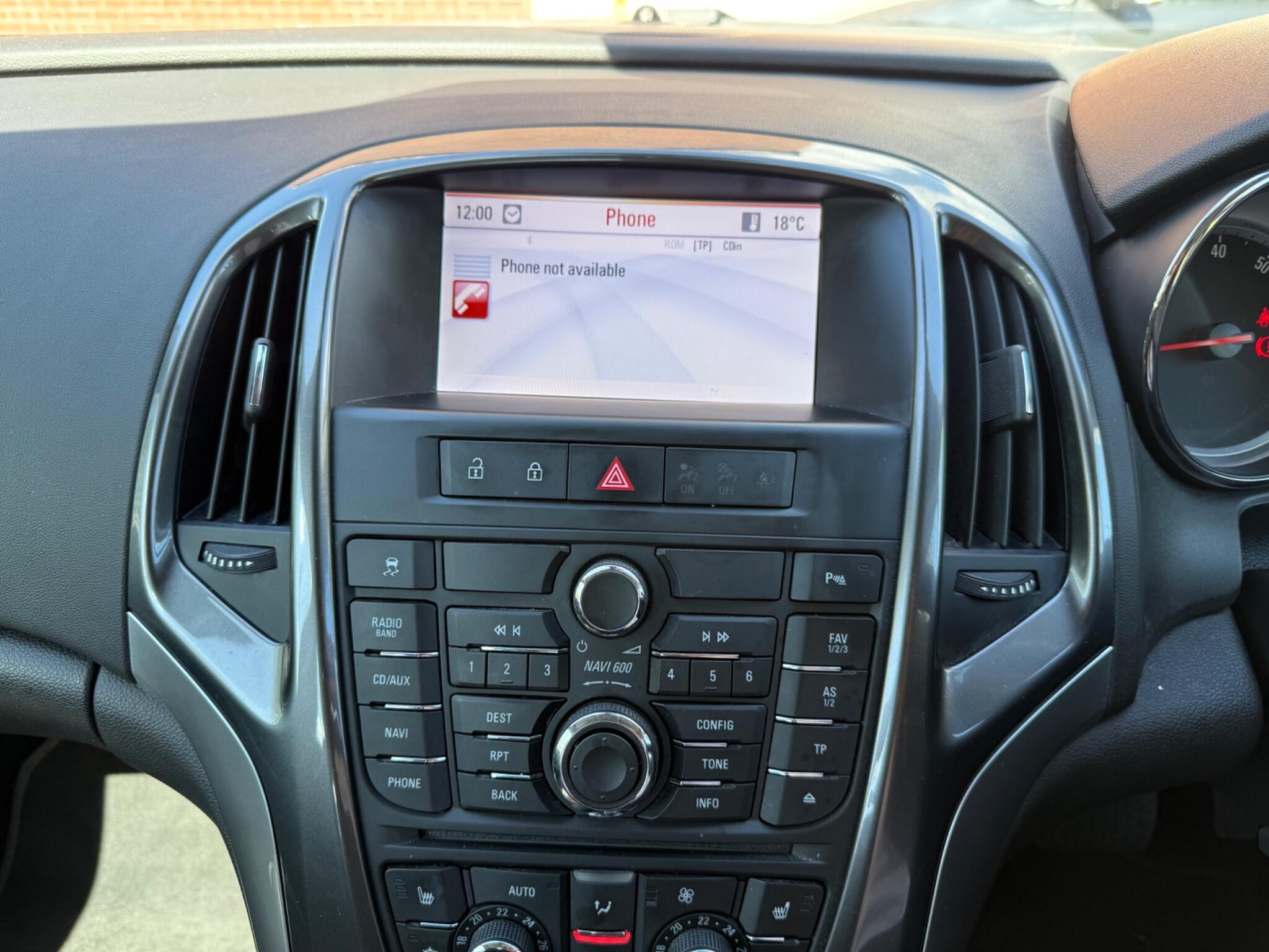 Vauxhall Astra - Image 11