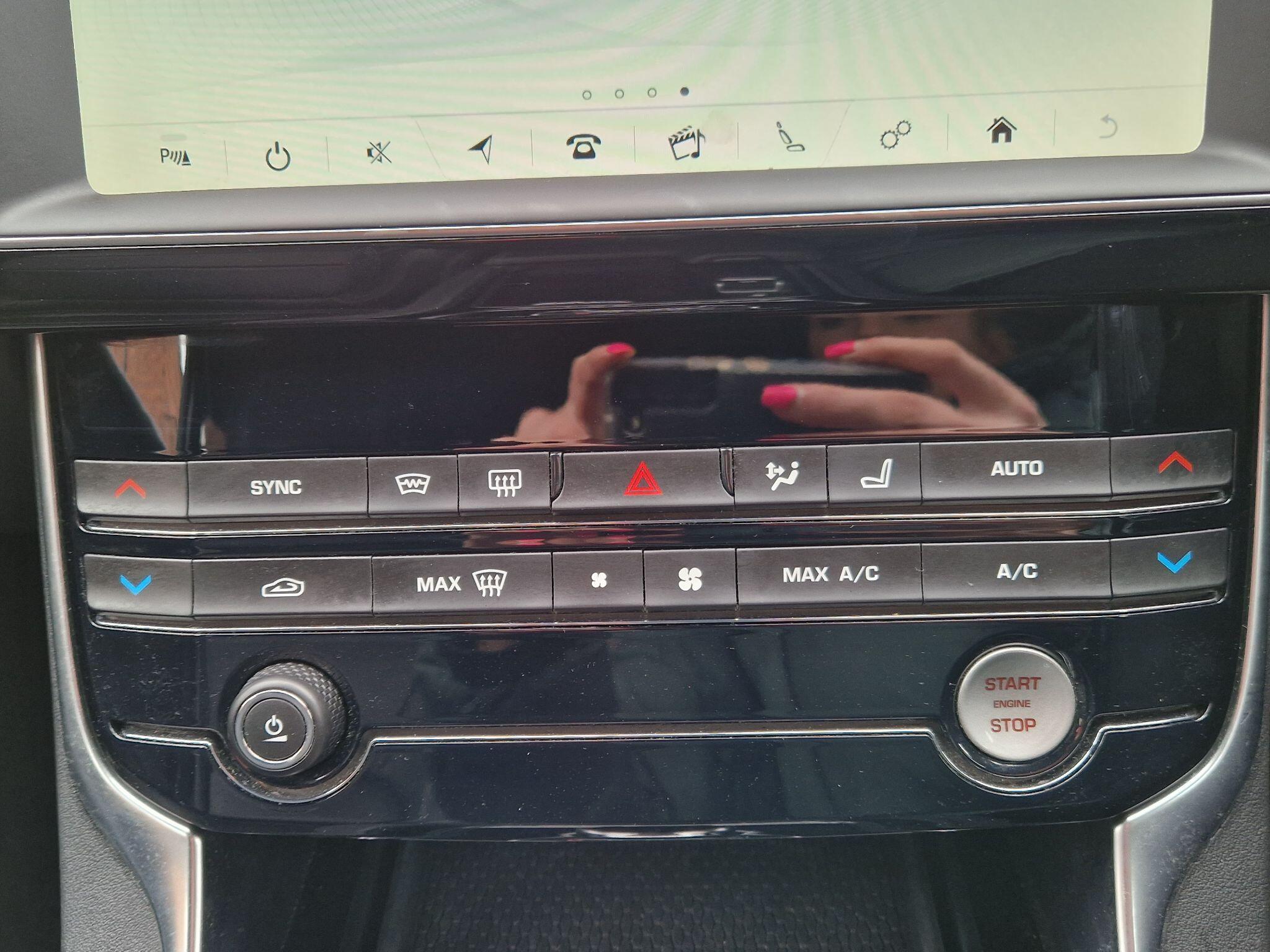 Jaguar XE - Image 50