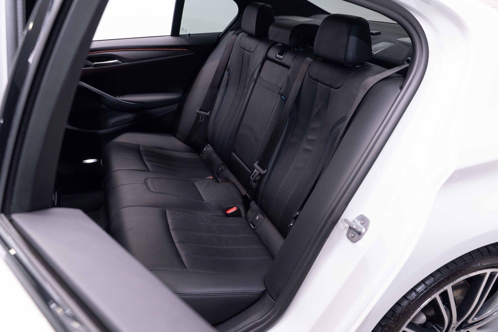 BMW 5 Series - Image 15