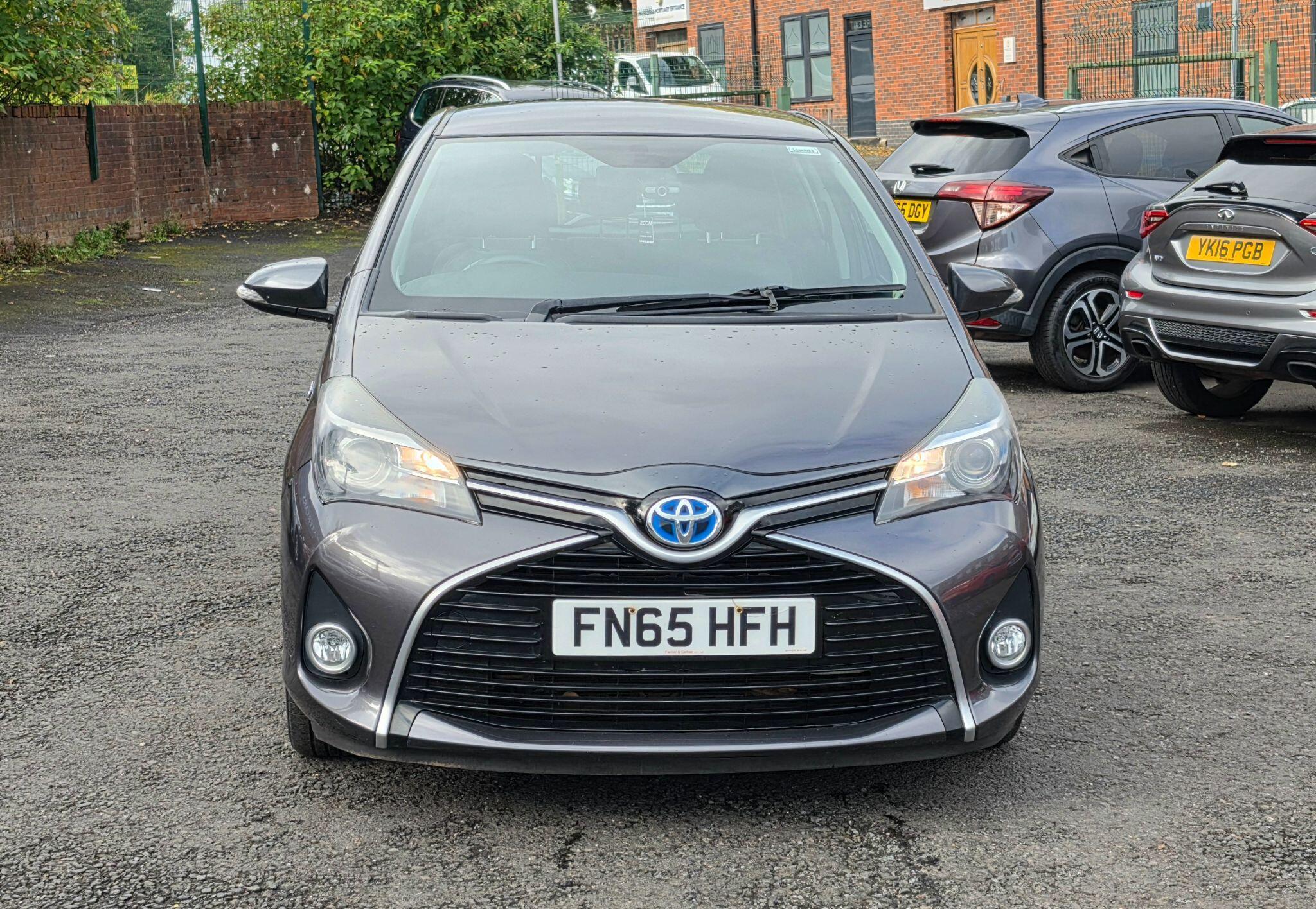 Toyota Yaris - Image 2
