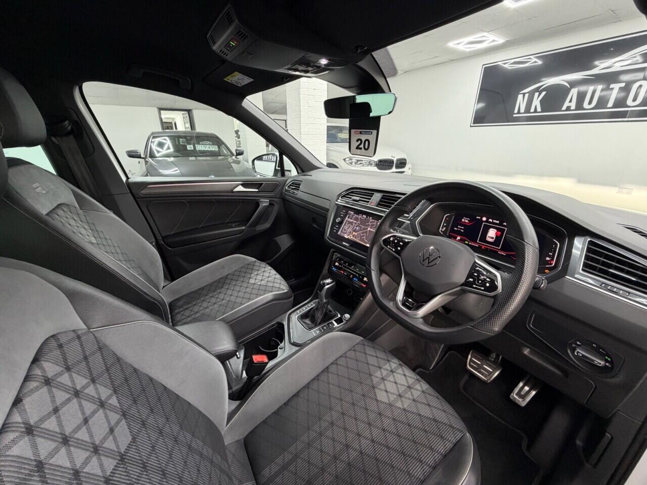 Volkswagen Tiguan - Image 15