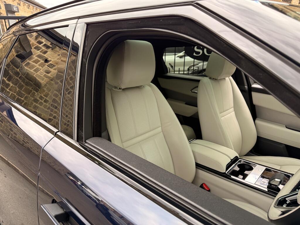 Land Rover Range Rover Velar - Image 30