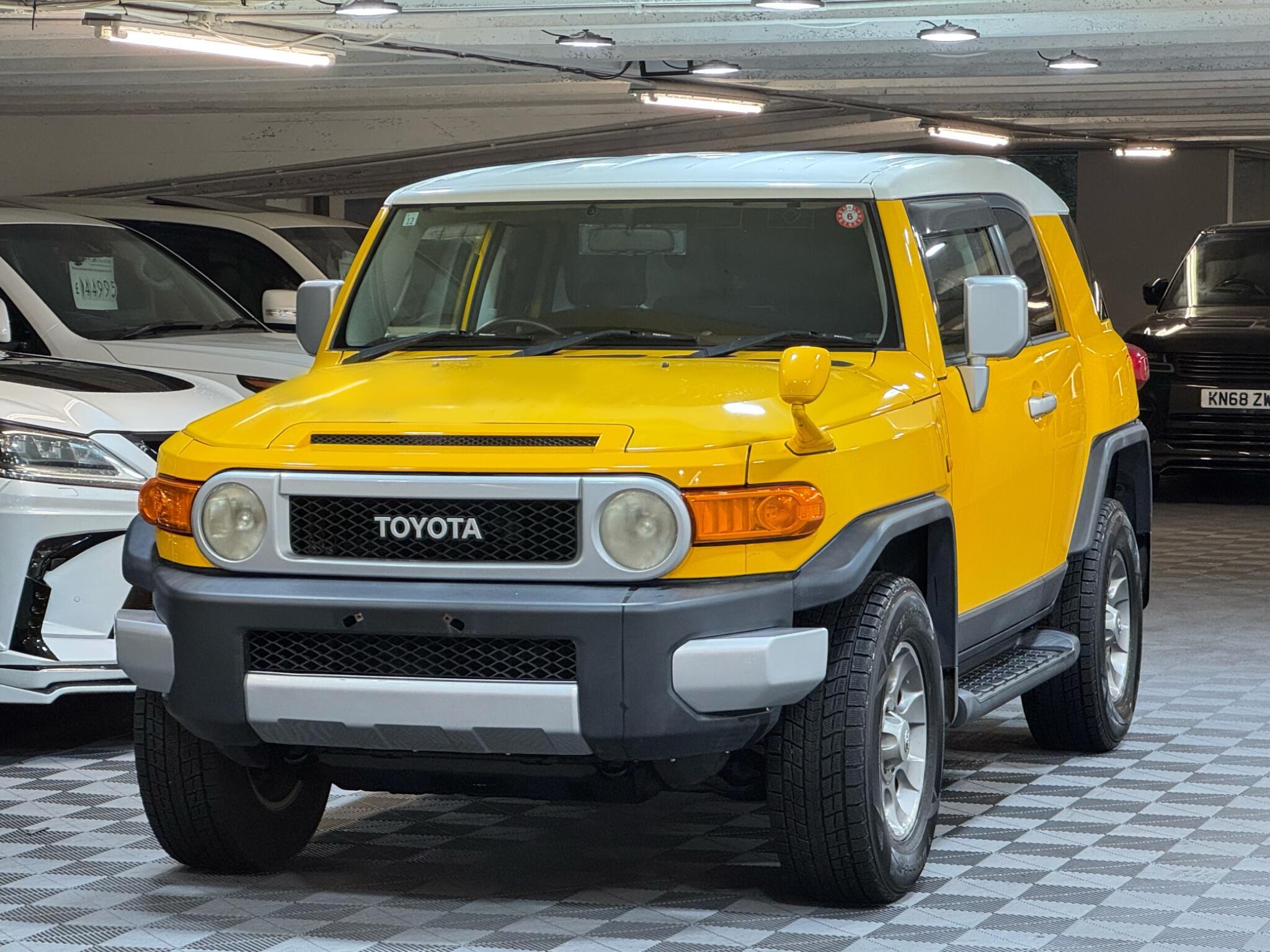 Toyota FJ CRUISER - Image 6