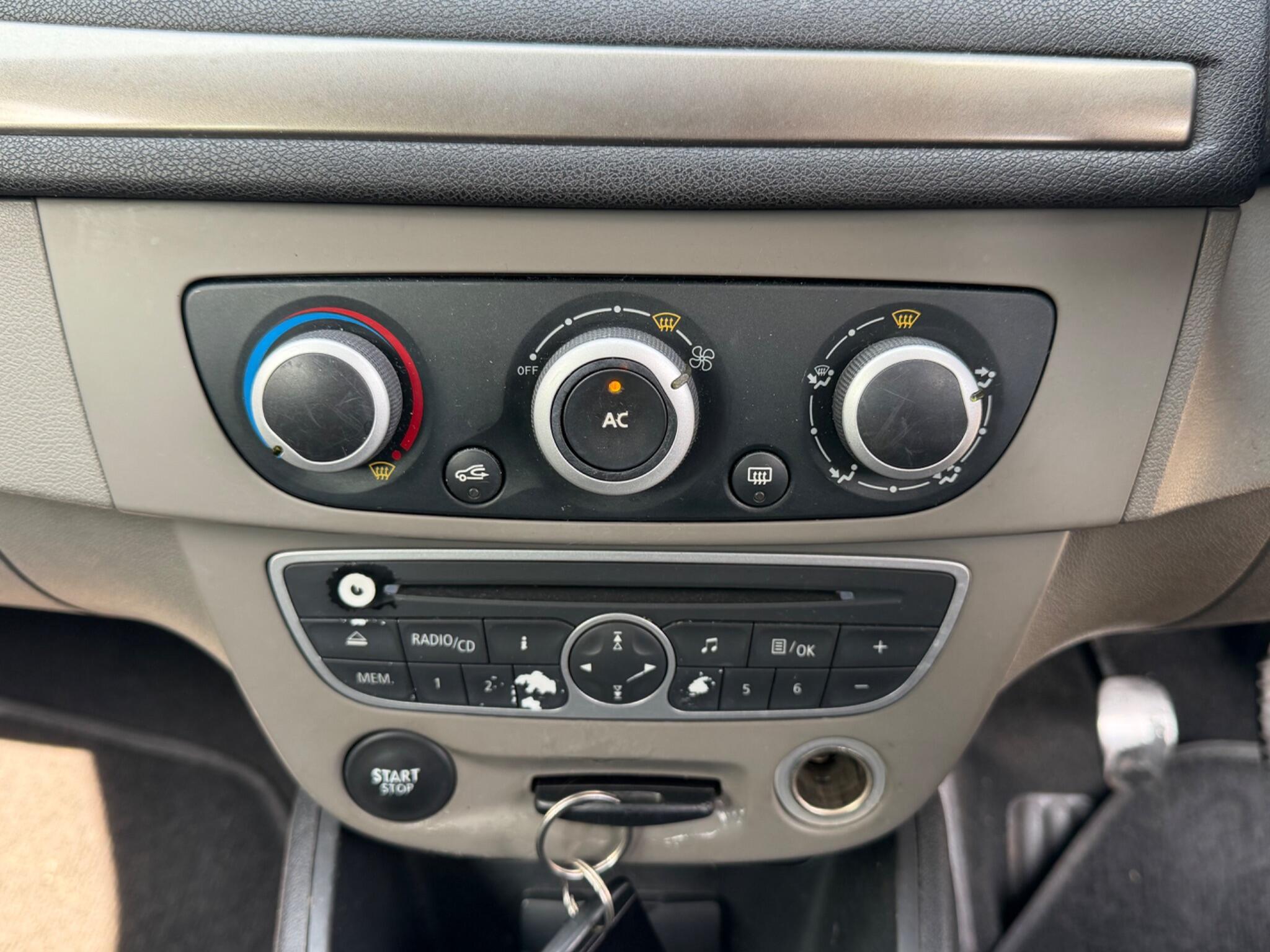 Renault Megane - Image 15