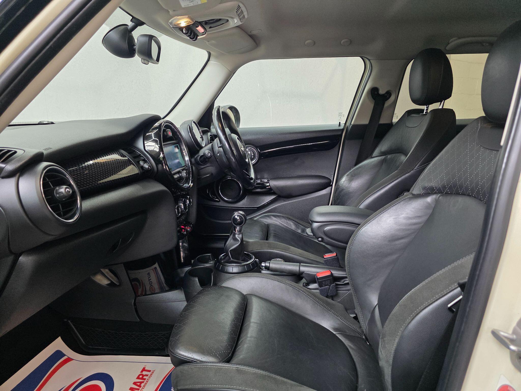 MINI Hatch - Image 25