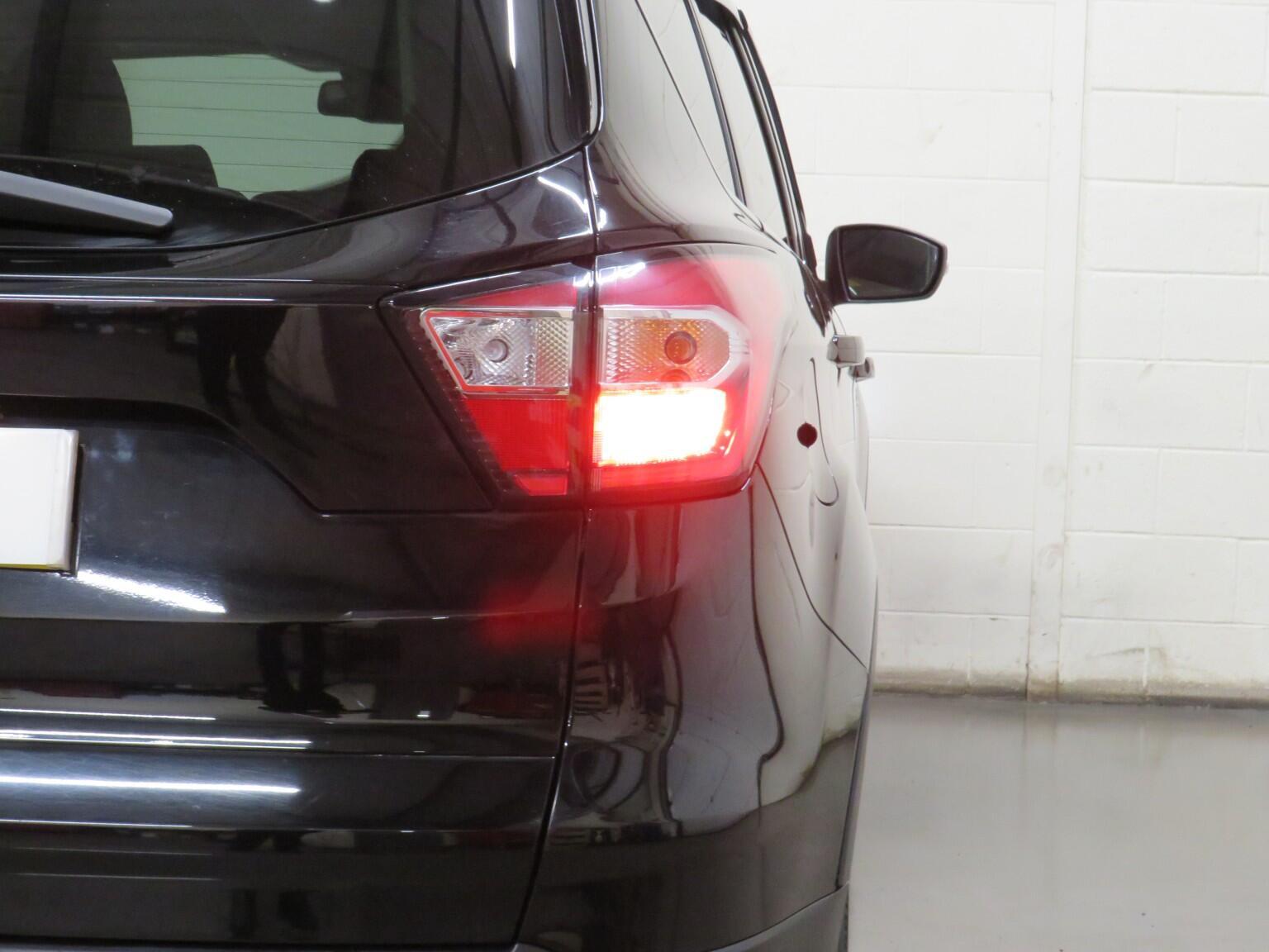 Ford Kuga - Image 10