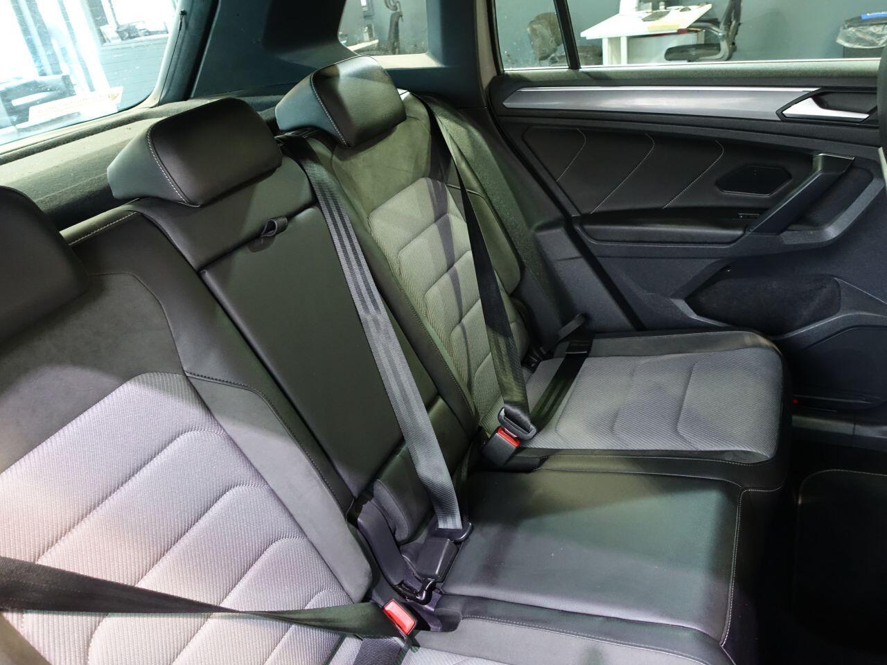 Volkswagen Tiguan - Image 16