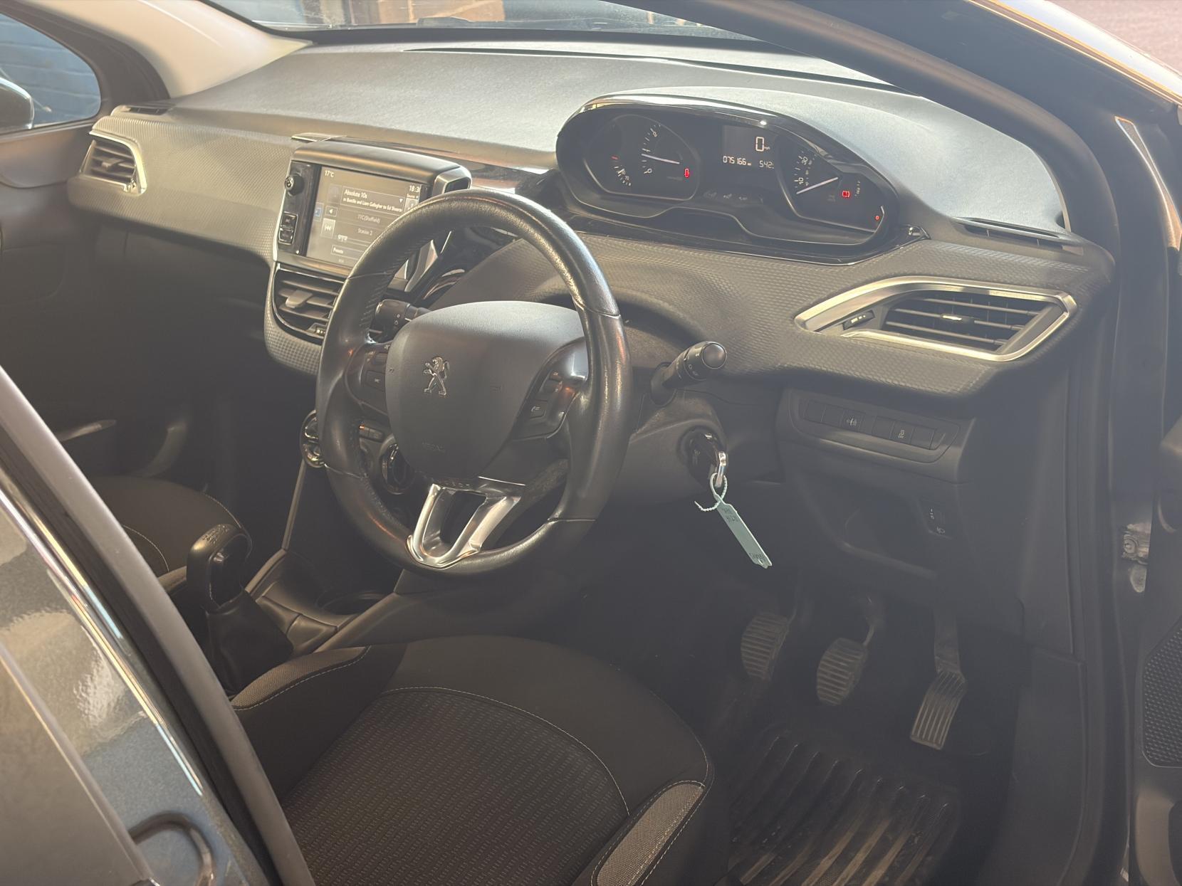 Peugeot 208 - Image 20