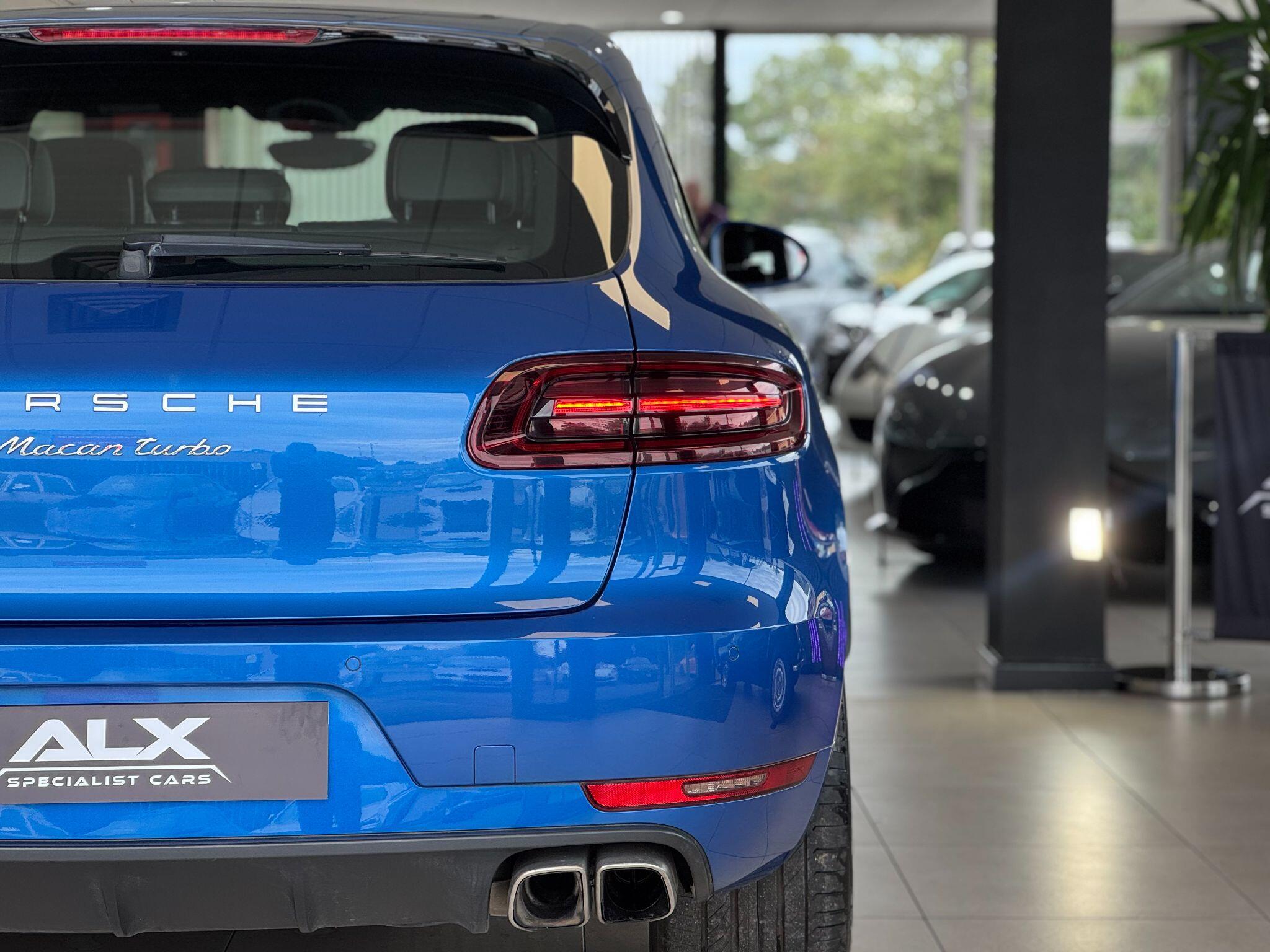 Porsche Macan - Image 13