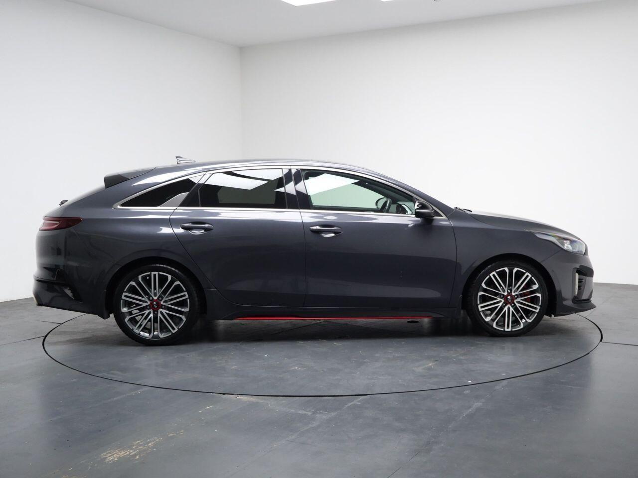 Kia ProCeed - Image 13