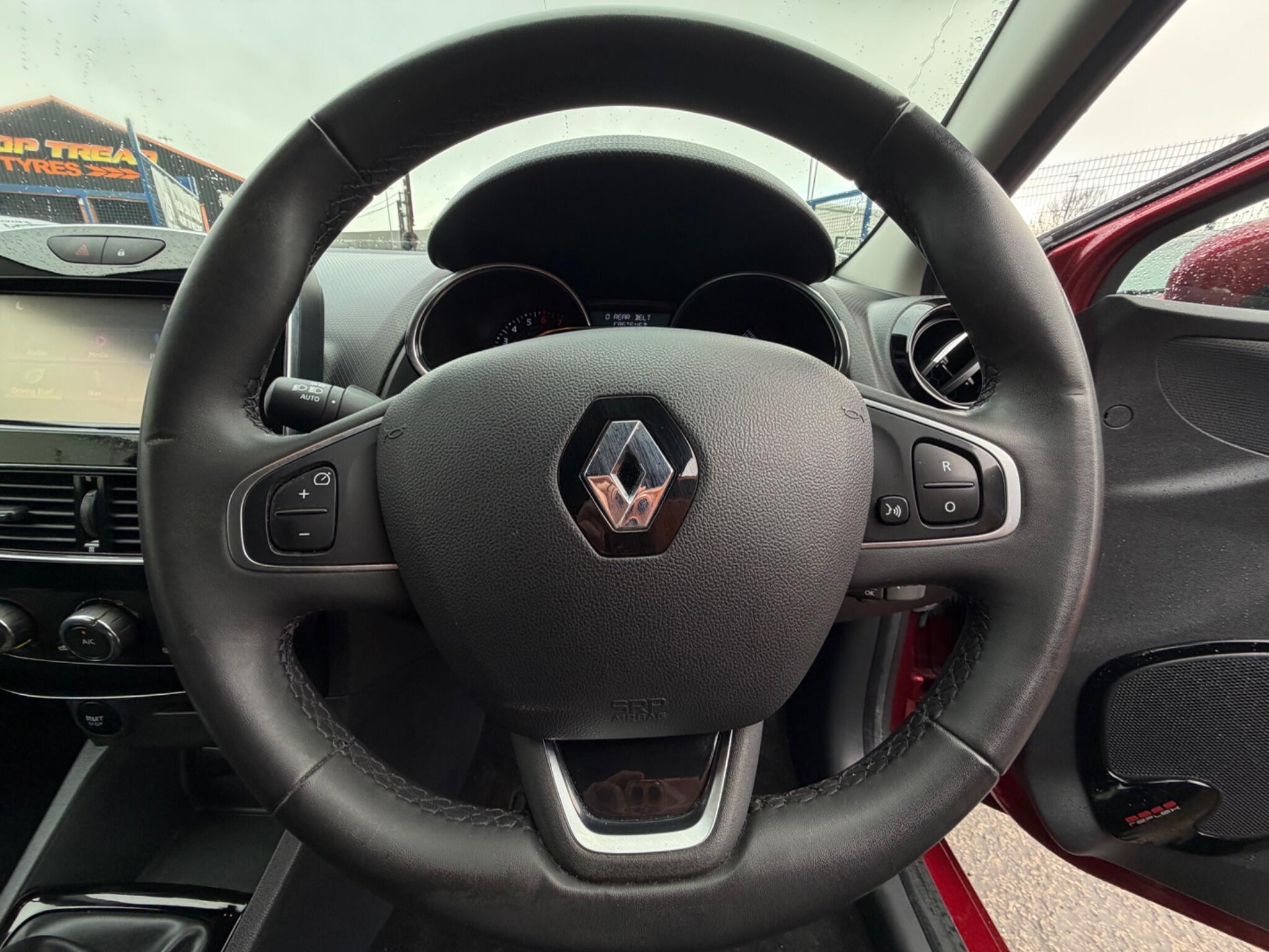 Renault Clio - Image 26