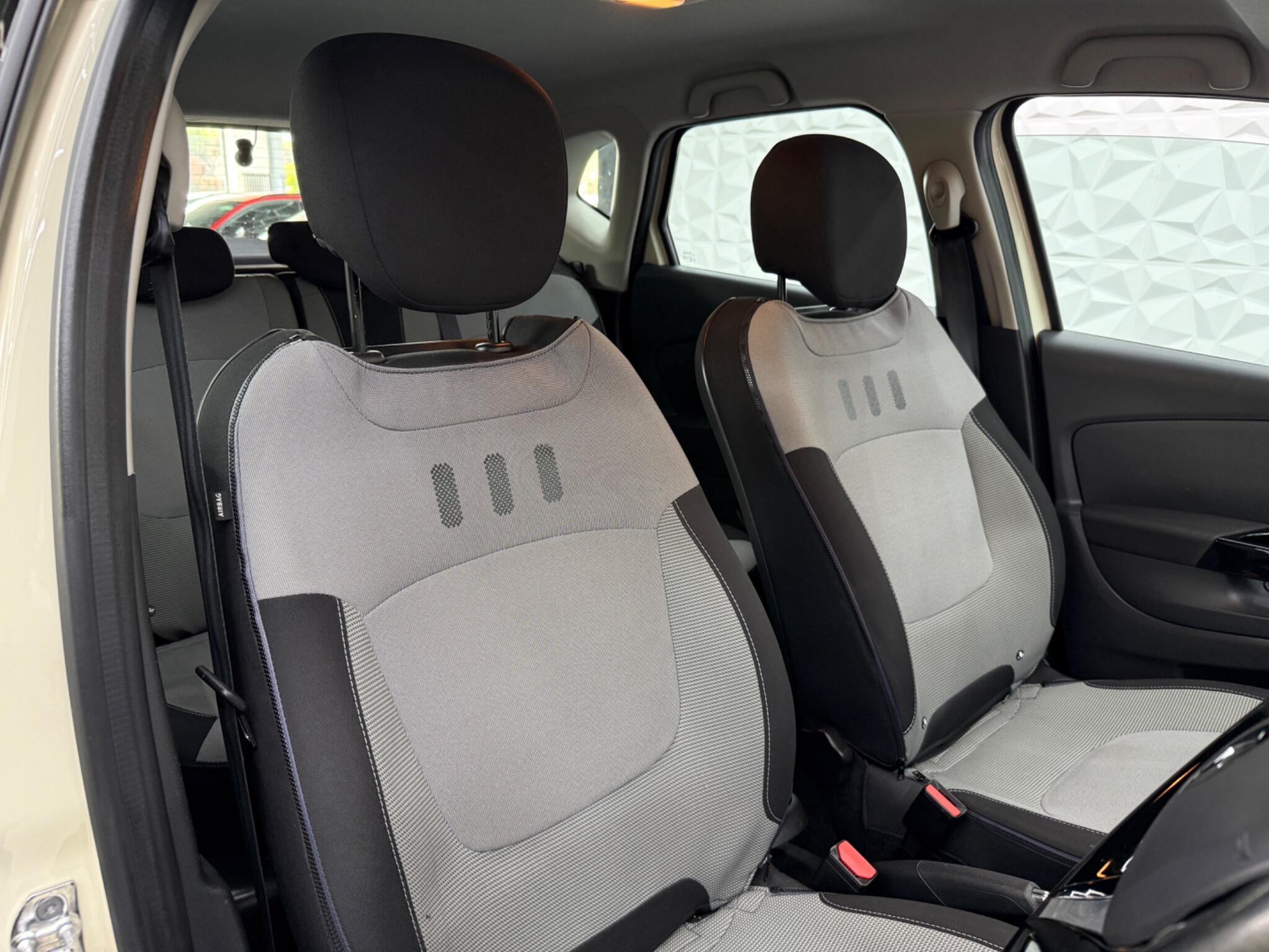 Renault Captur - Image 19