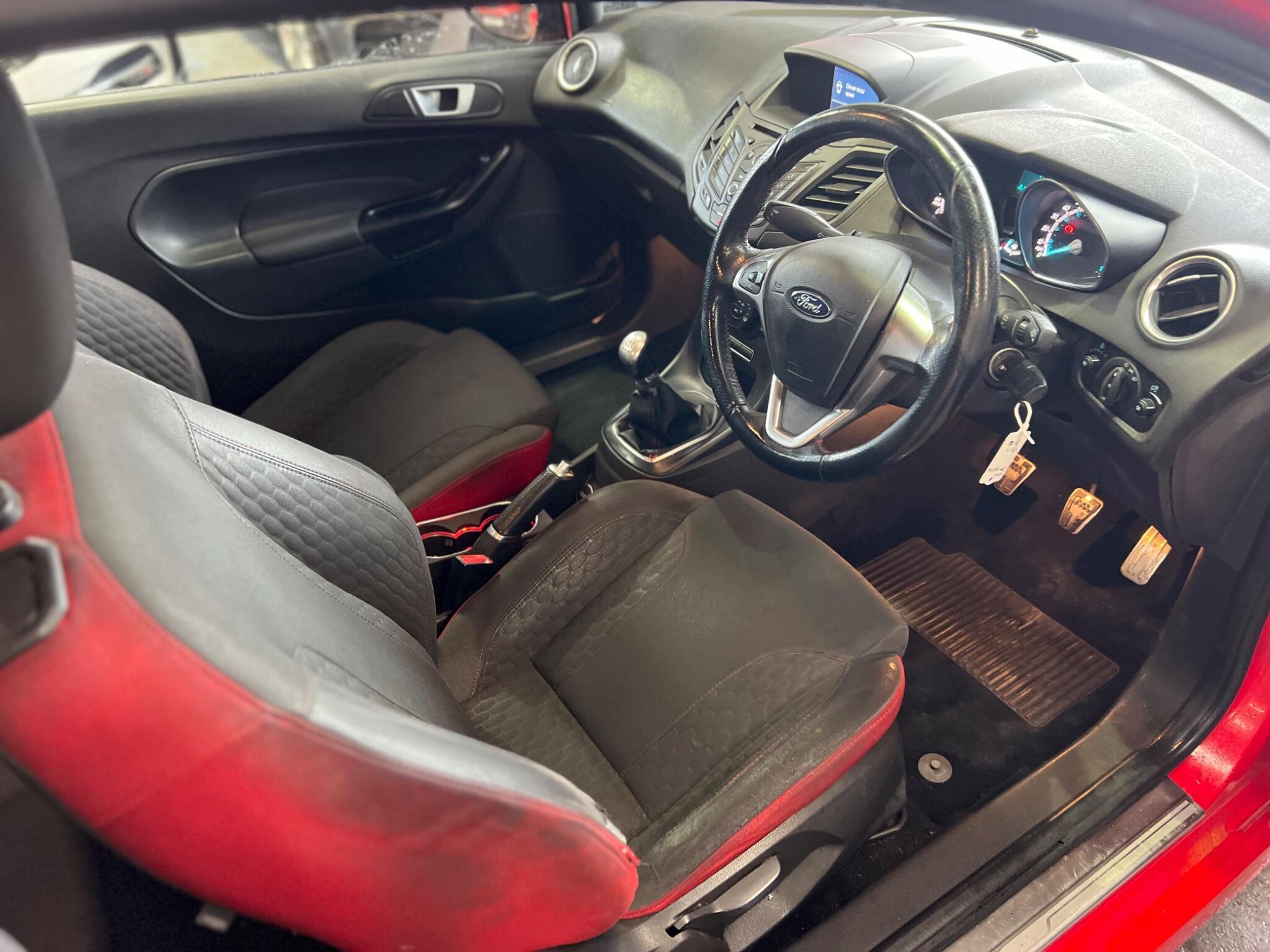 Ford Fiesta - Image 12