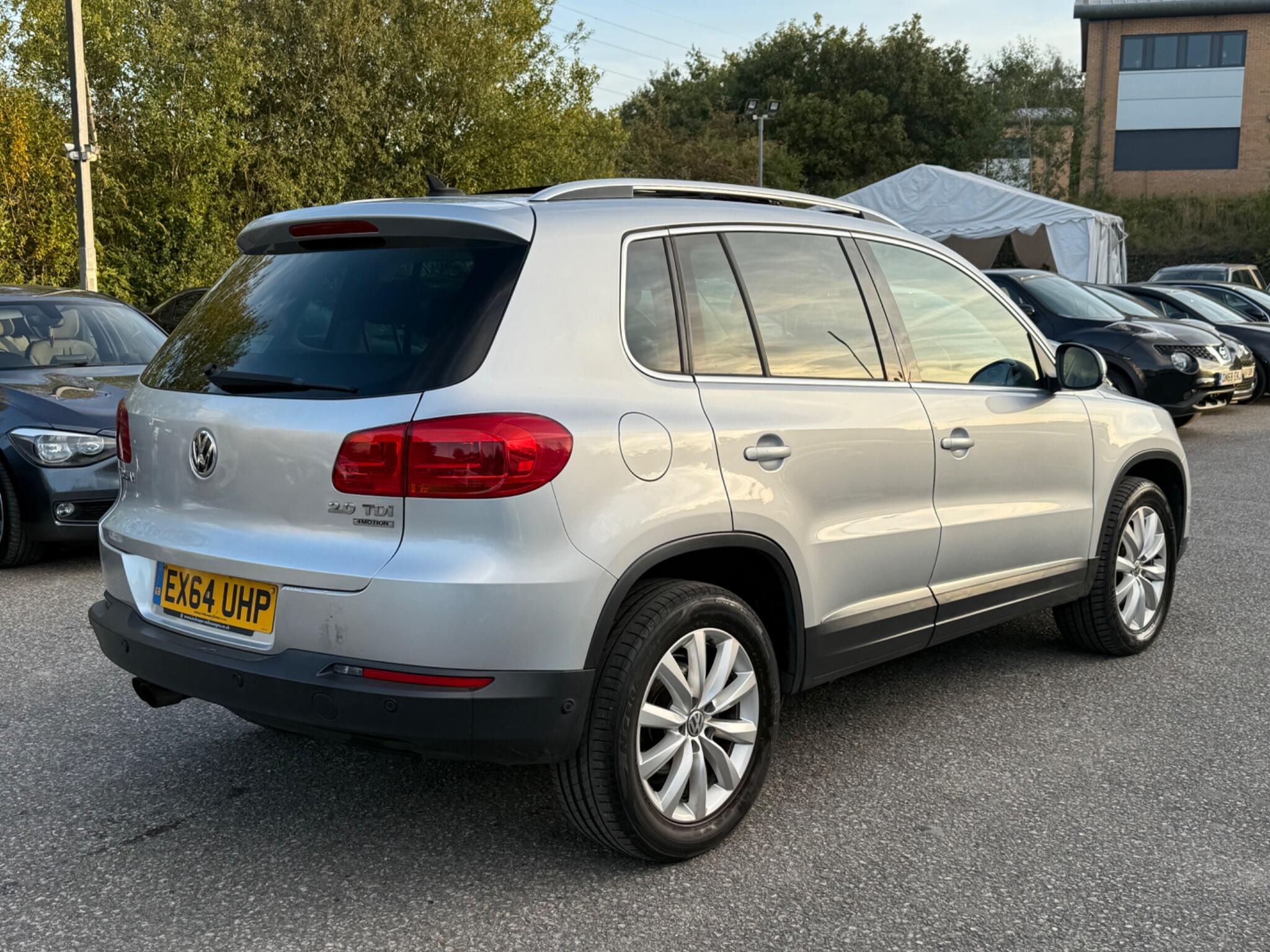 Volkswagen Tiguan - Image 12