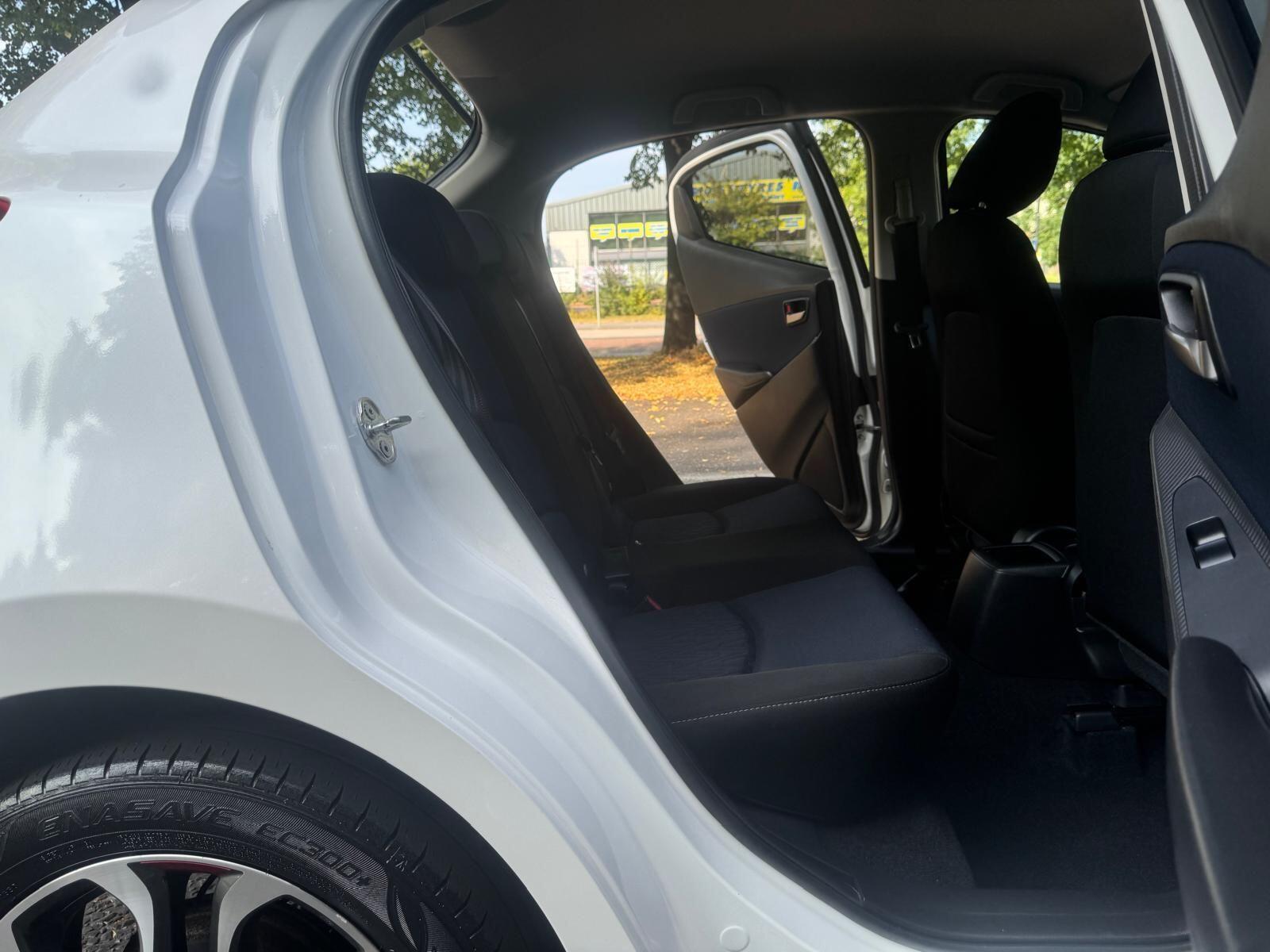 Mazda MAZDA2 - Image 17