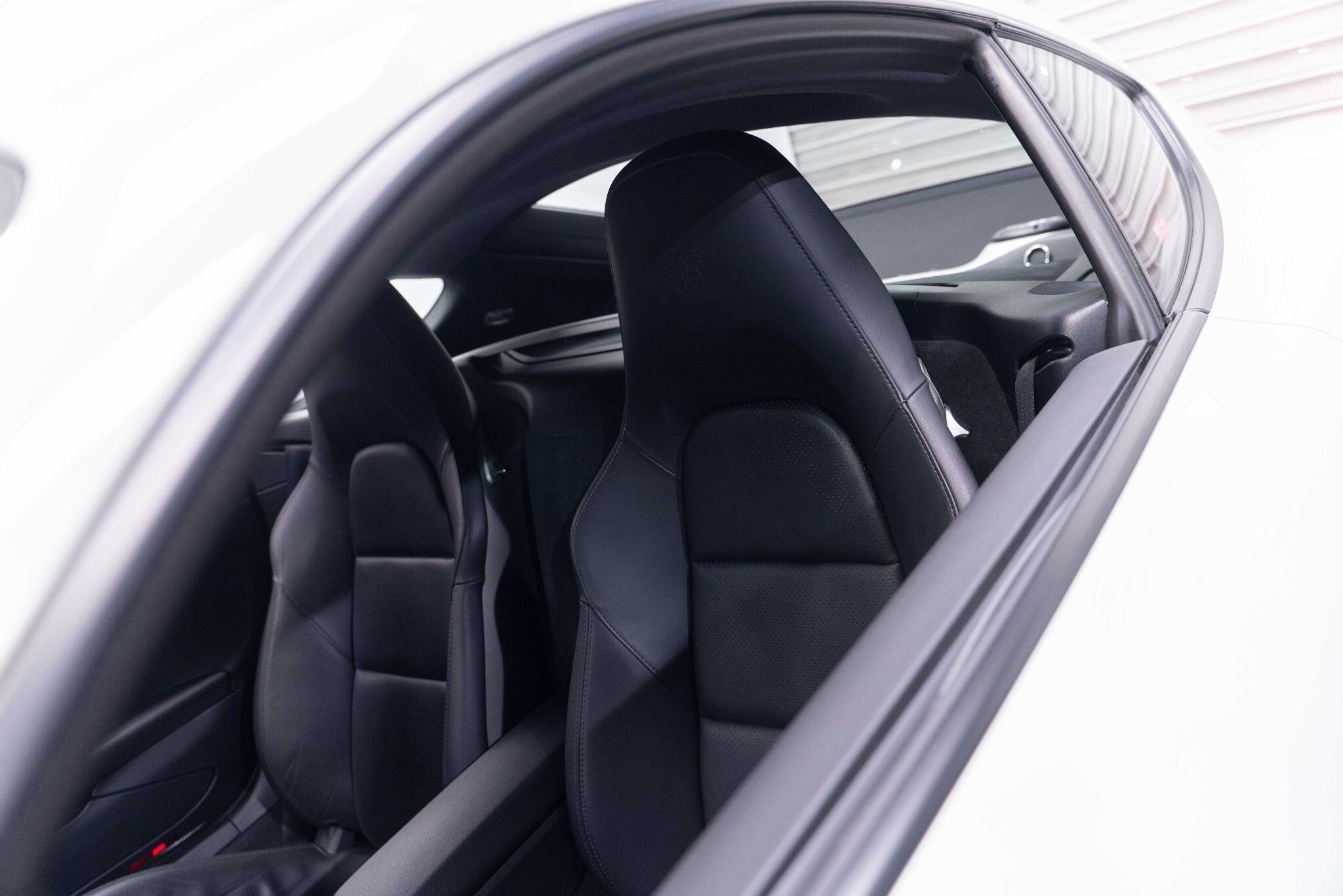 Porsche Cayman - Image 38