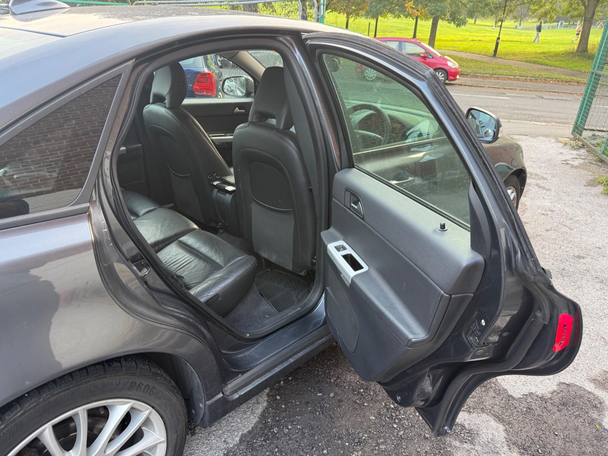 Volvo S40 - Image 17