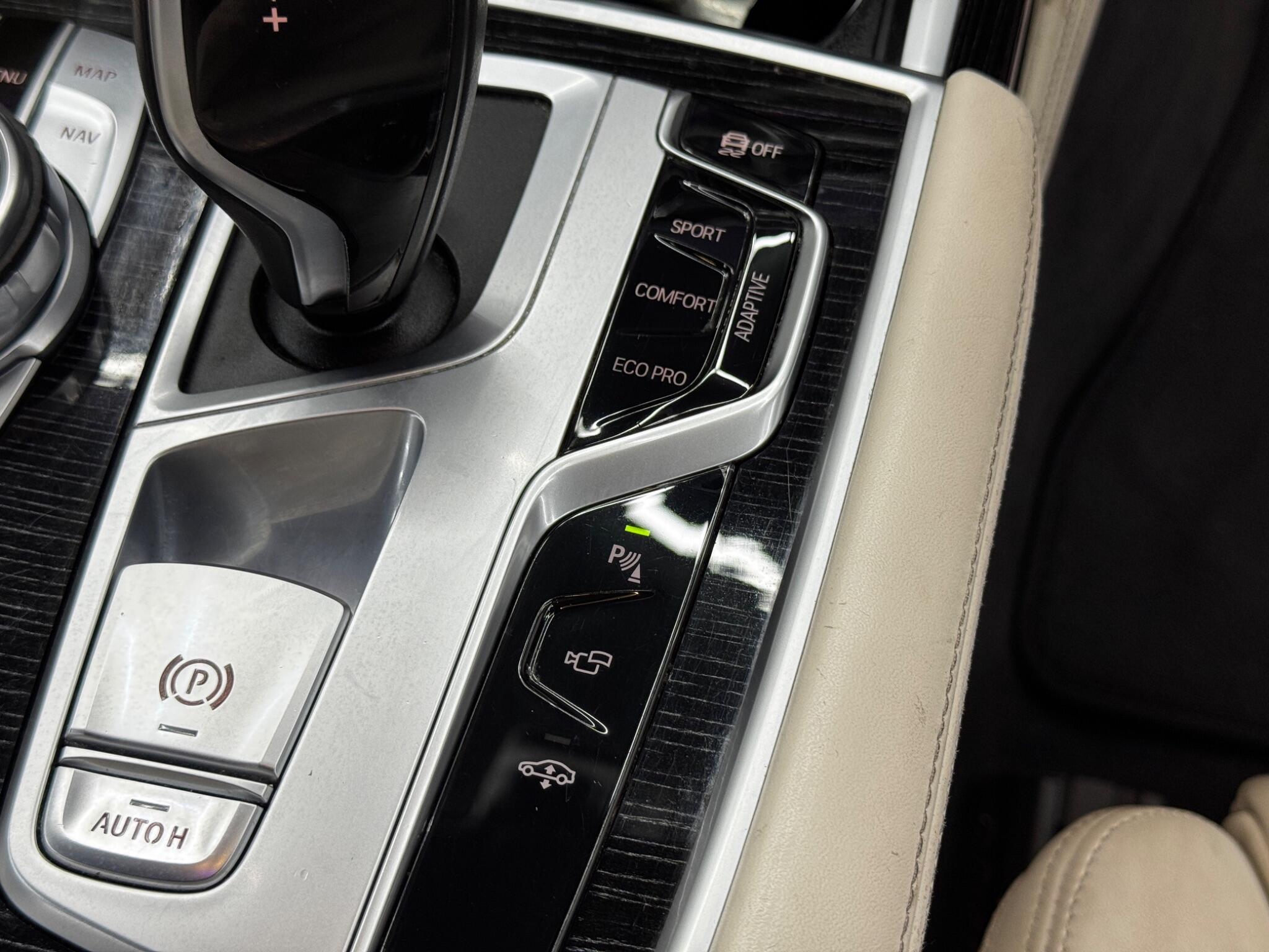 BMW 7 Series - Image 26