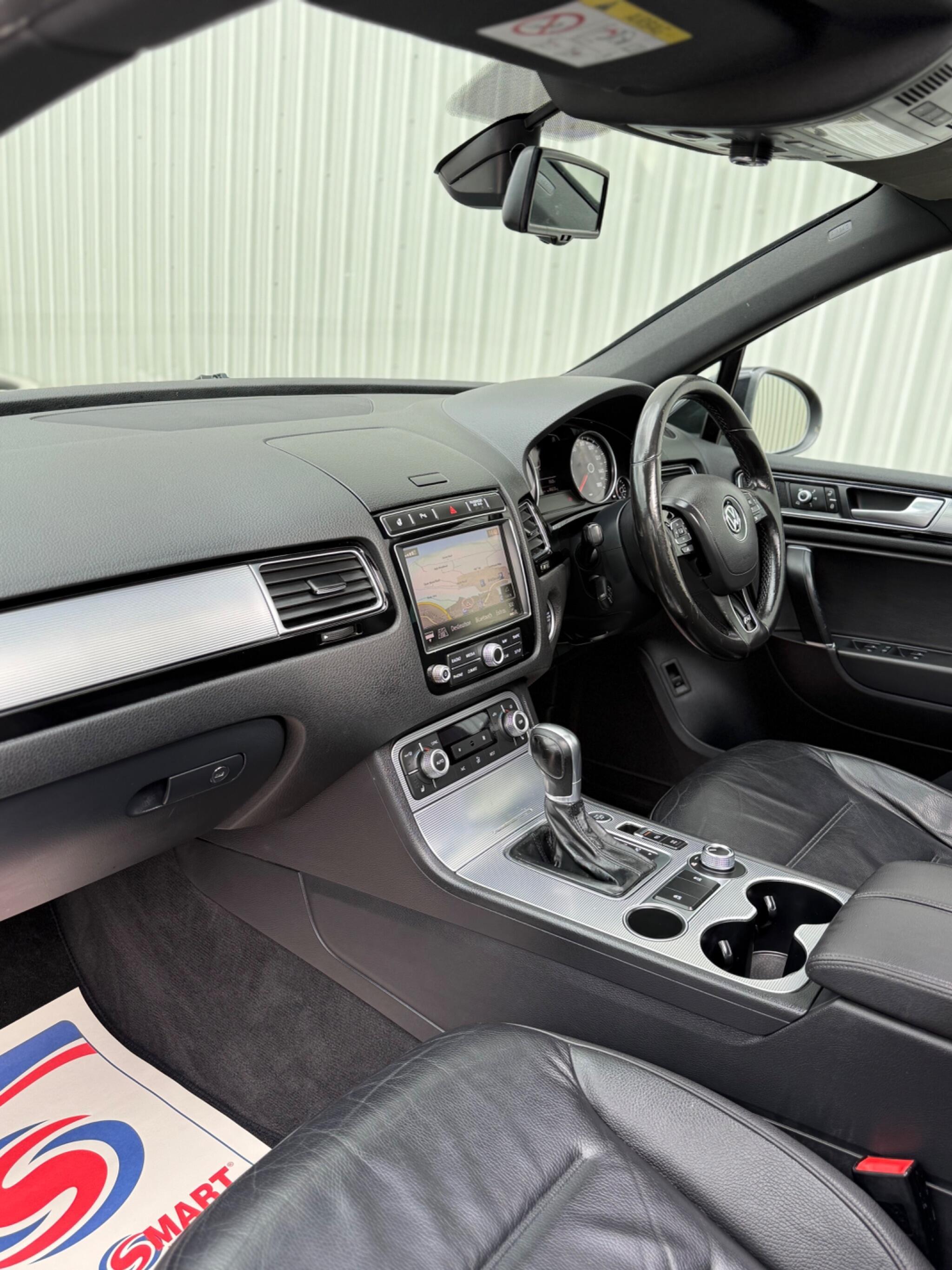 Volkswagen Touareg - Image 23