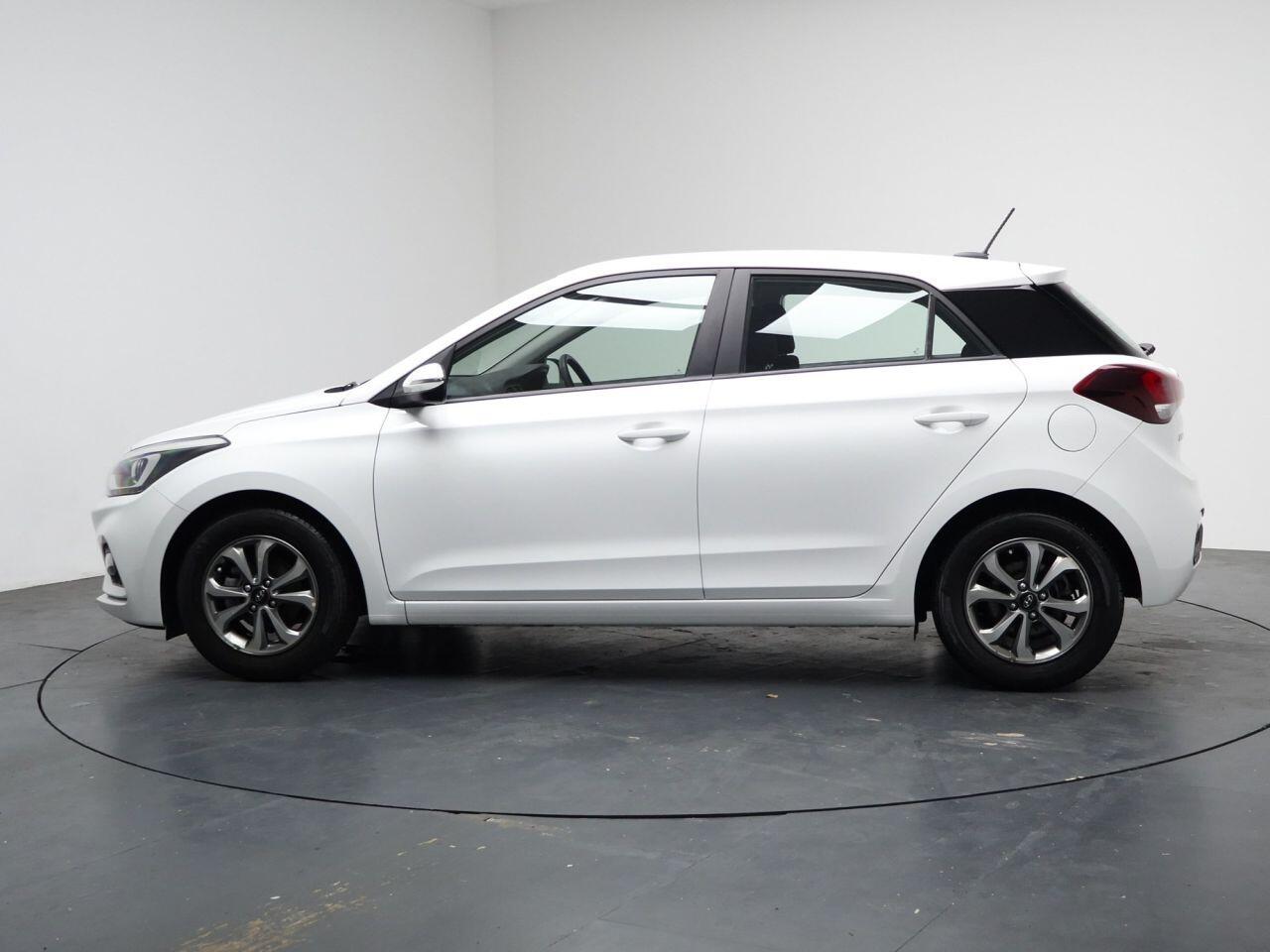 Hyundai i20 - Image 8