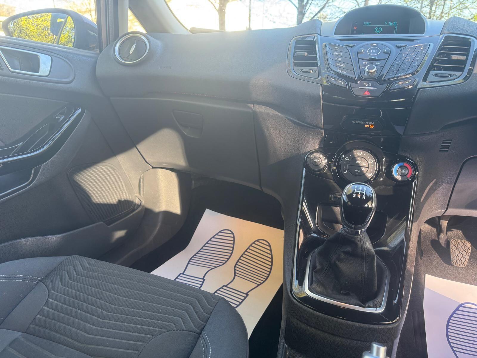 Ford Fiesta - Image 16