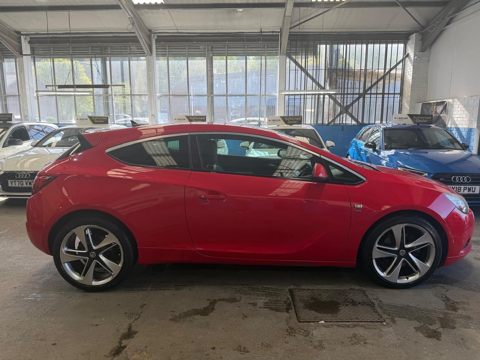 Vauxhall Astra GTC - Image 5