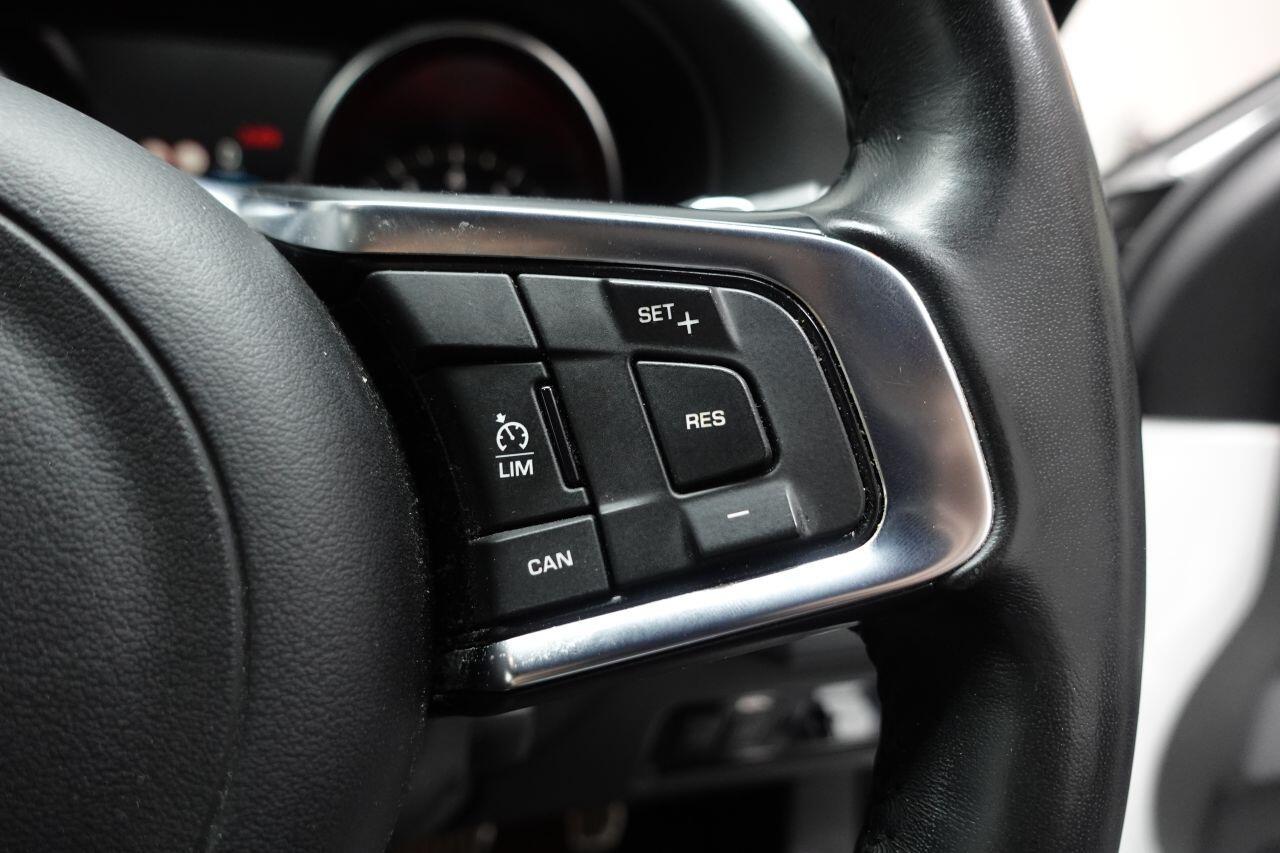 Jaguar XF - Image 32
