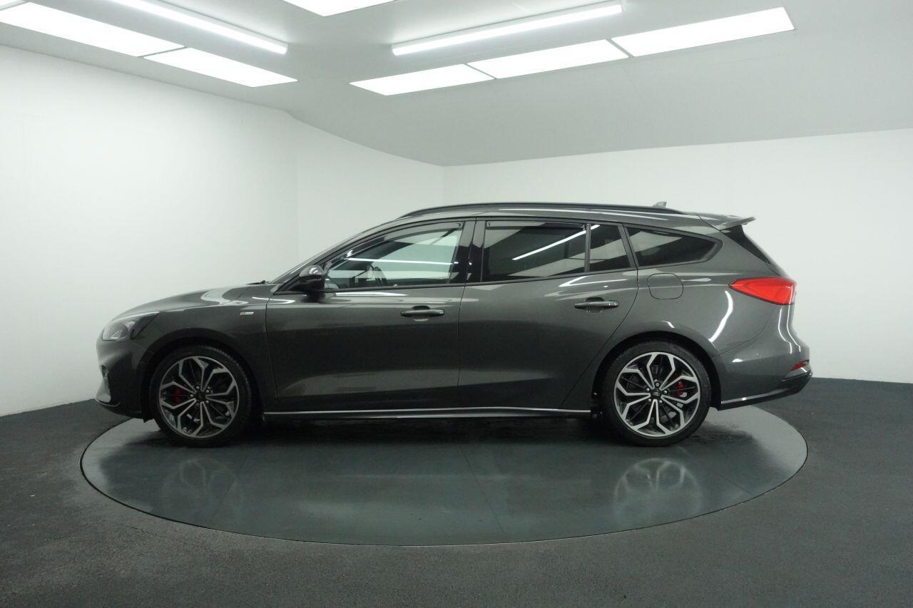 Ford Focus - Image 8