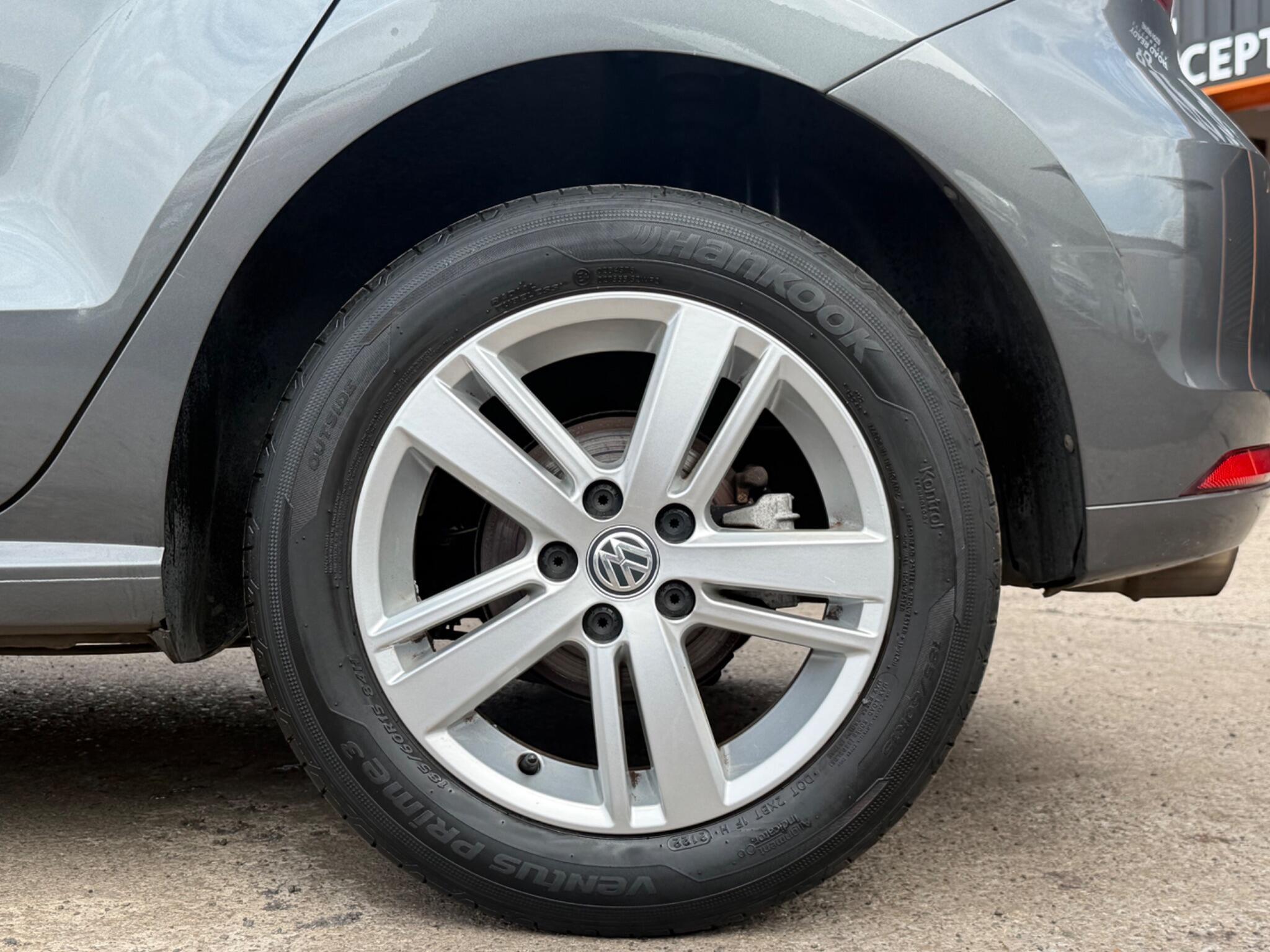 Volkswagen Polo - Image 9