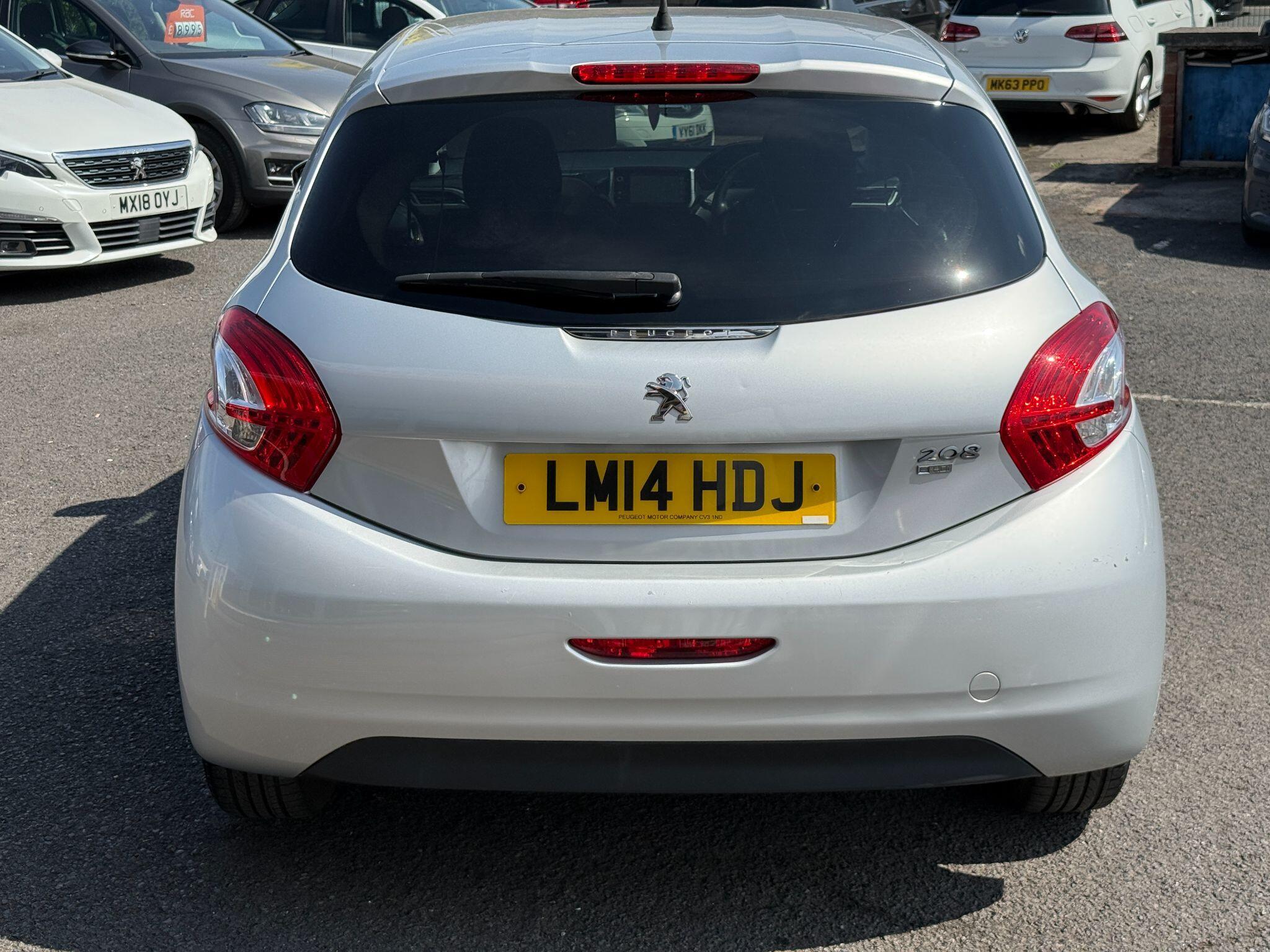 Peugeot 208 - Image 16