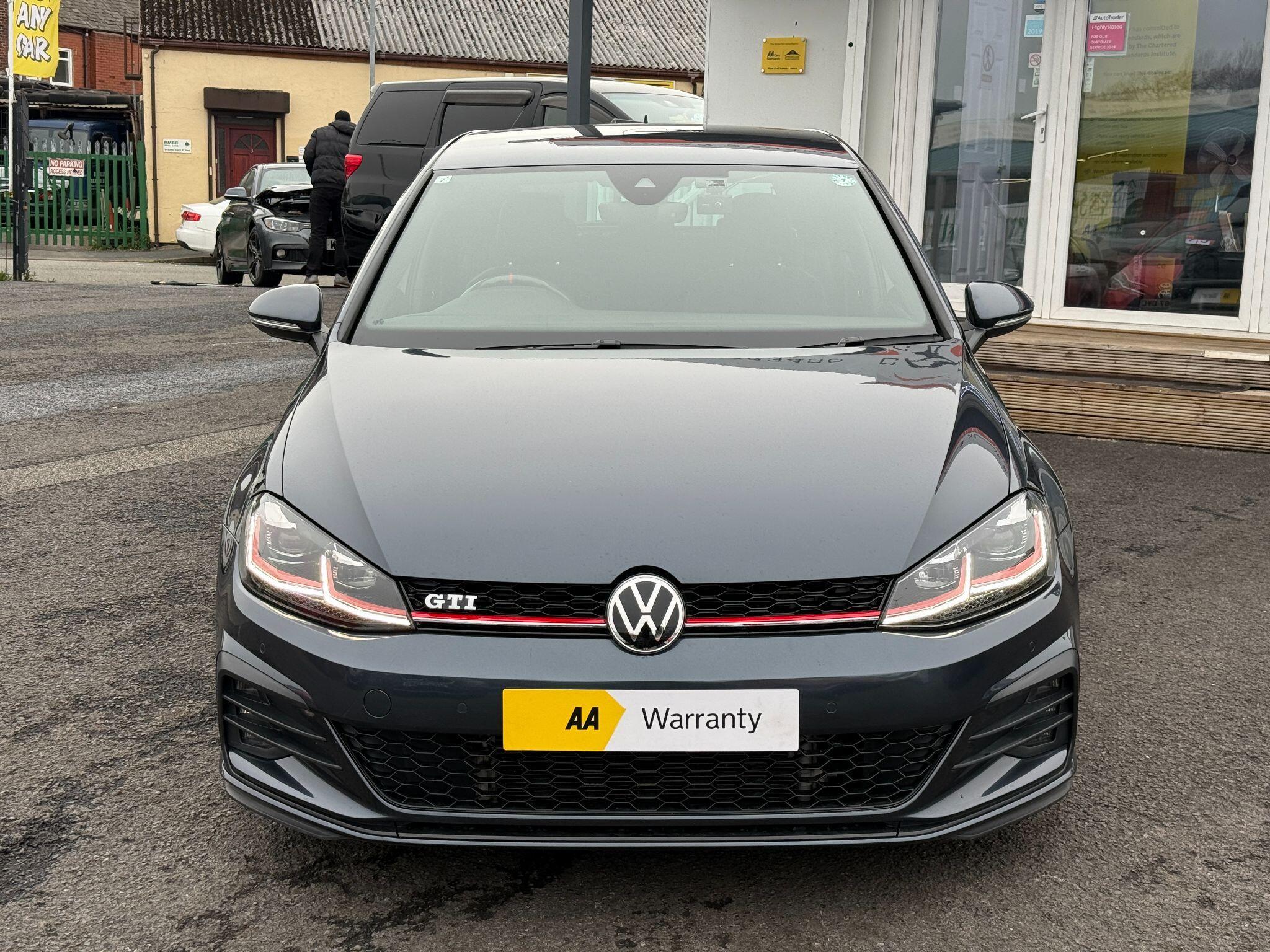 Volkswagen Golf - Image 9