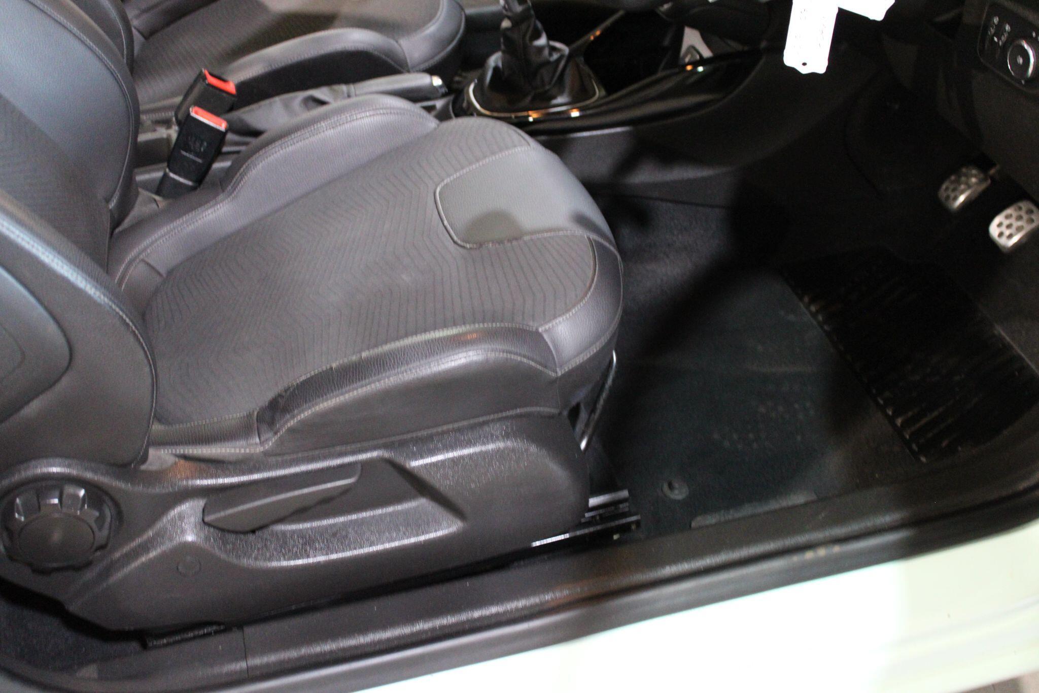 Vauxhall ADAM - Image 17