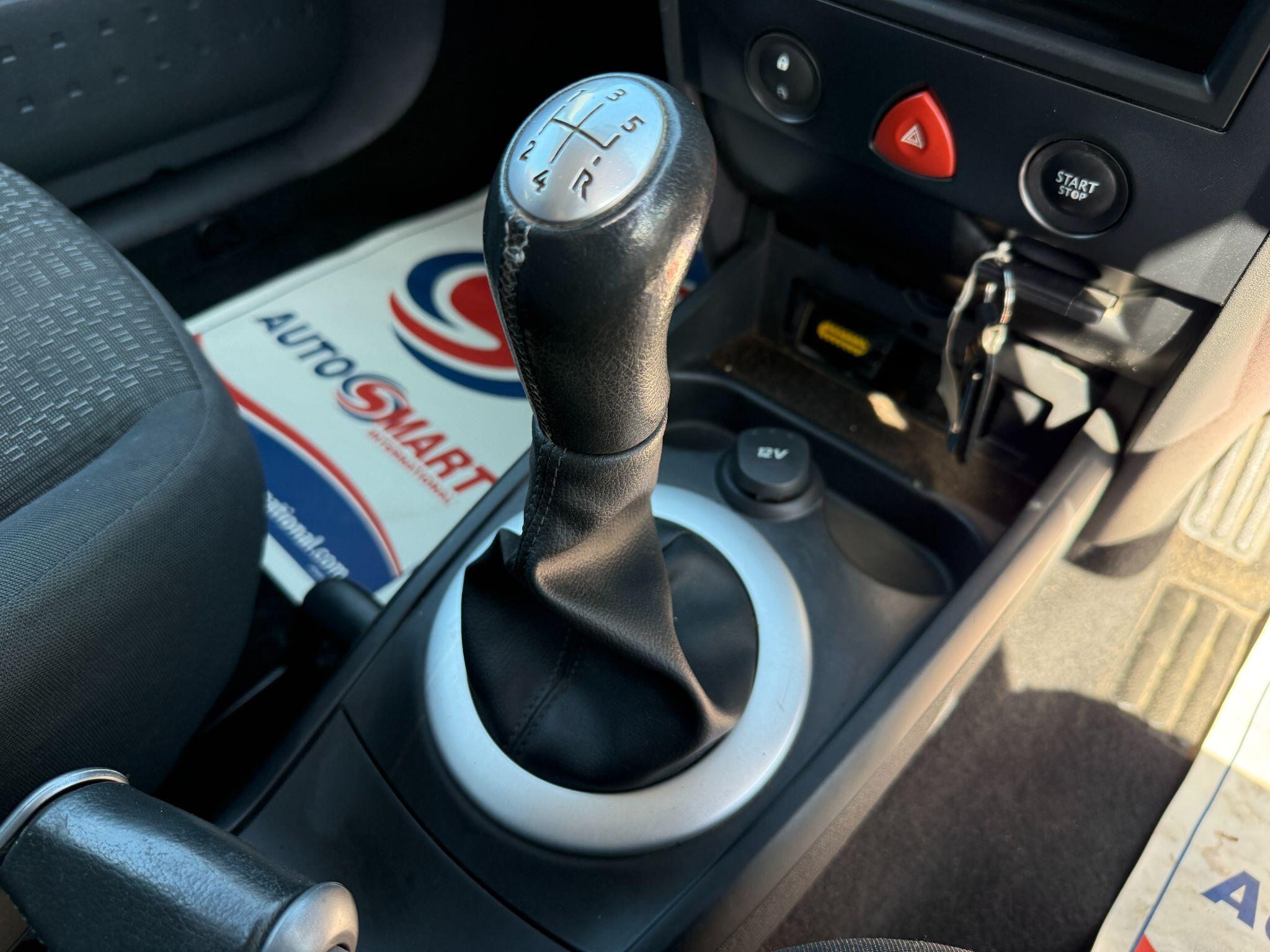 Renault Megane - Image 44