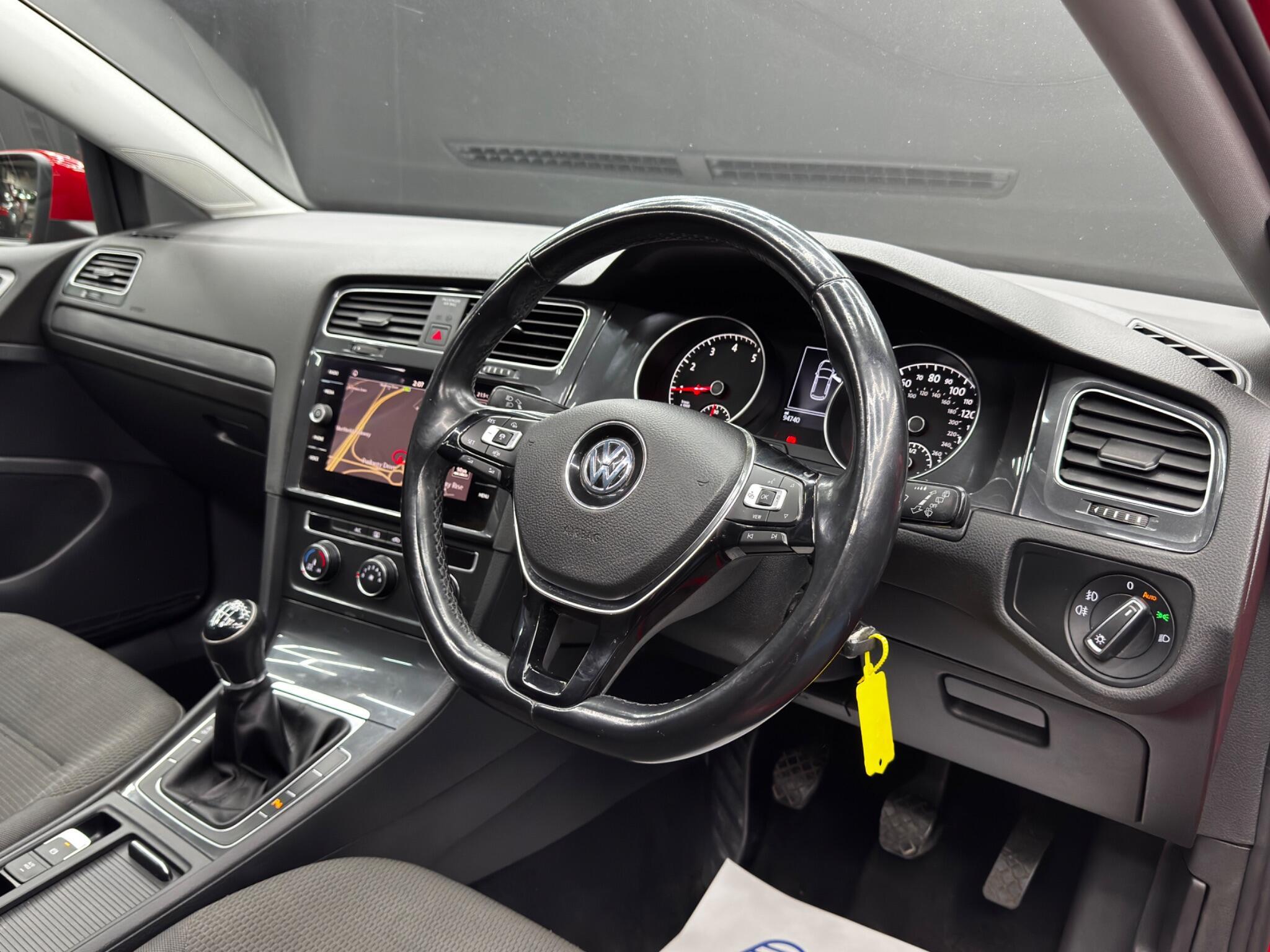 Volkswagen Golf - Image 9