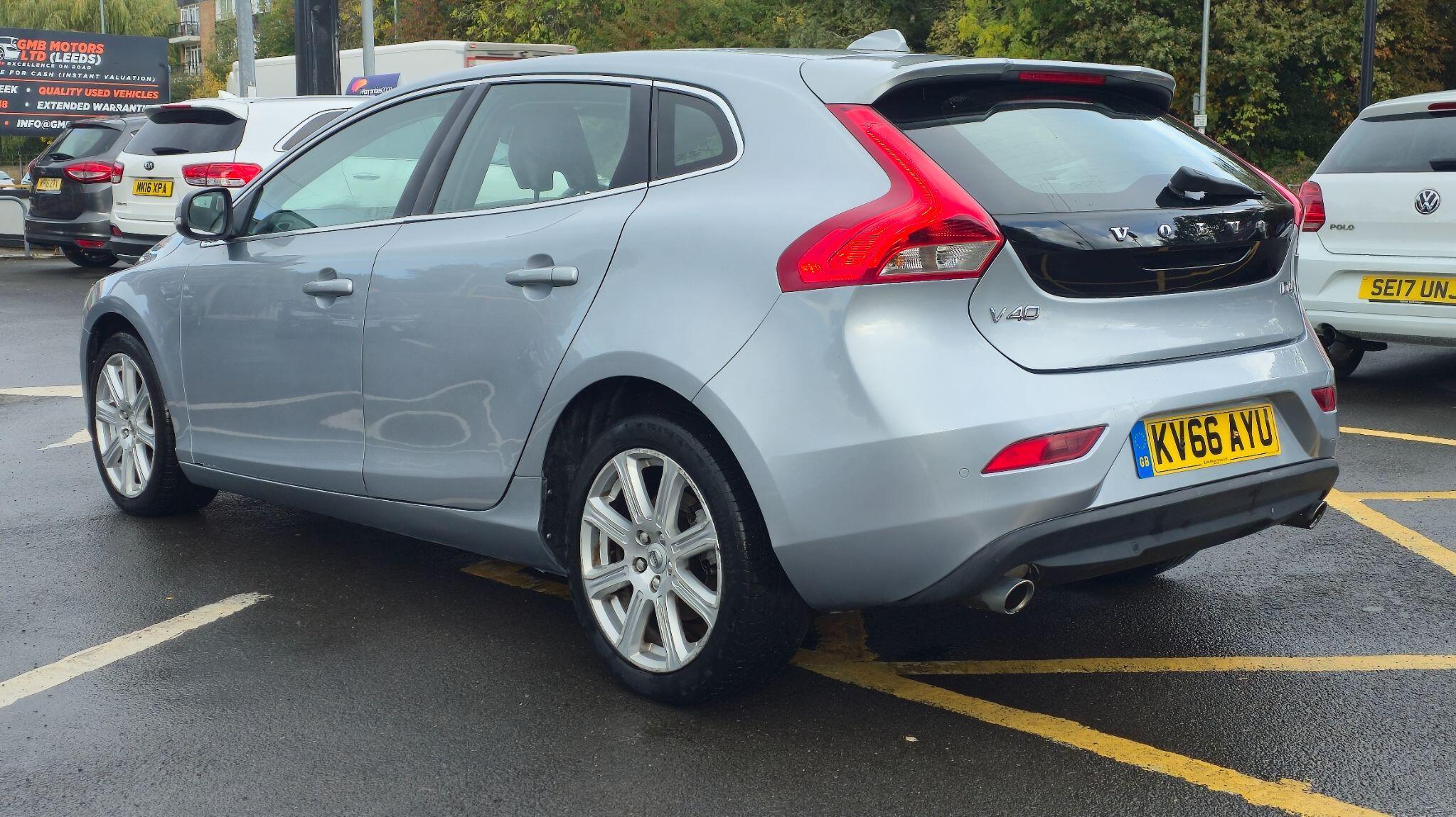 Volvo V40 - Image 8