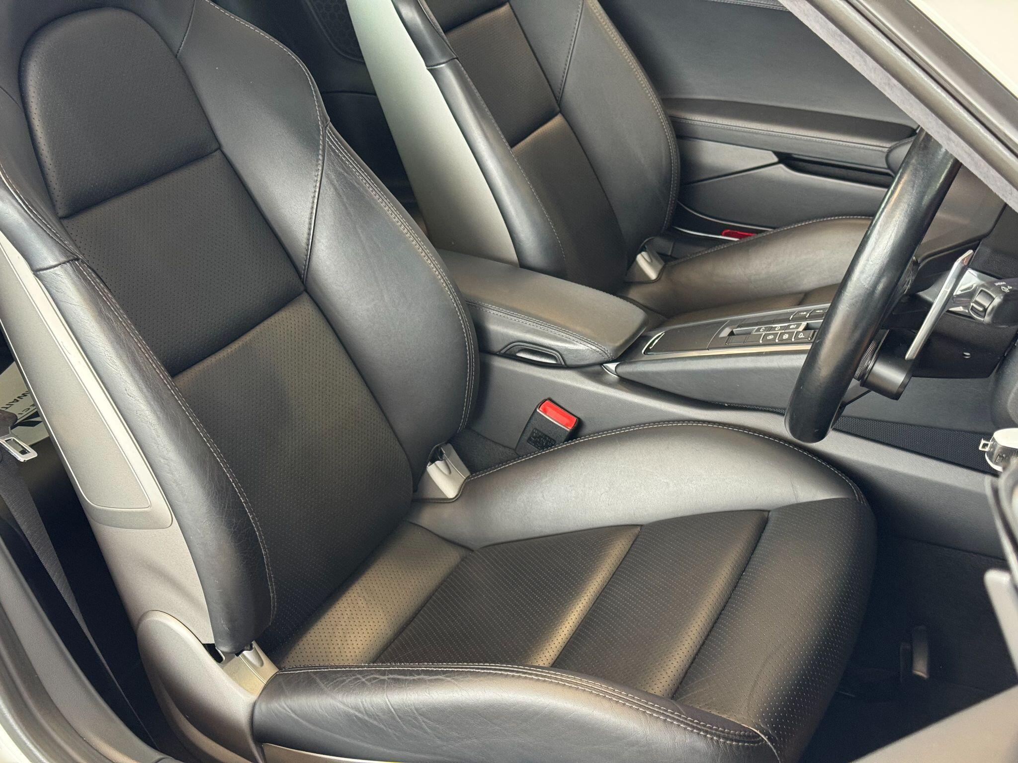 Porsche 911 - Image 22
