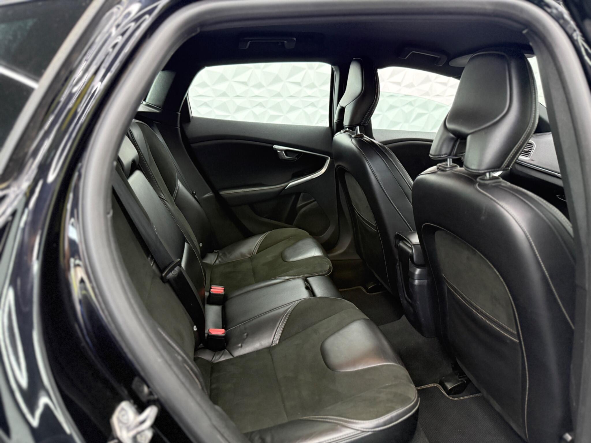 Volvo V40 - Image 20