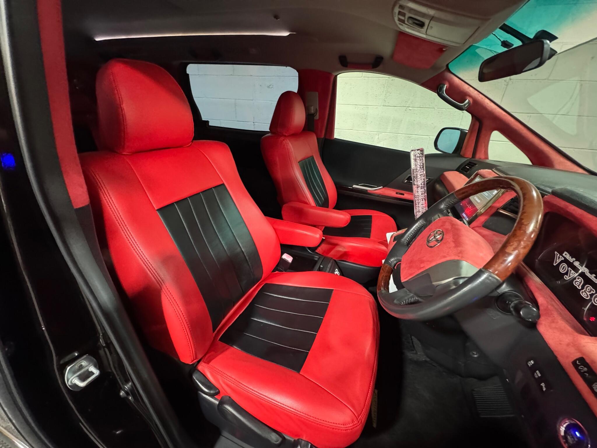Toyota Alphard - Image 9