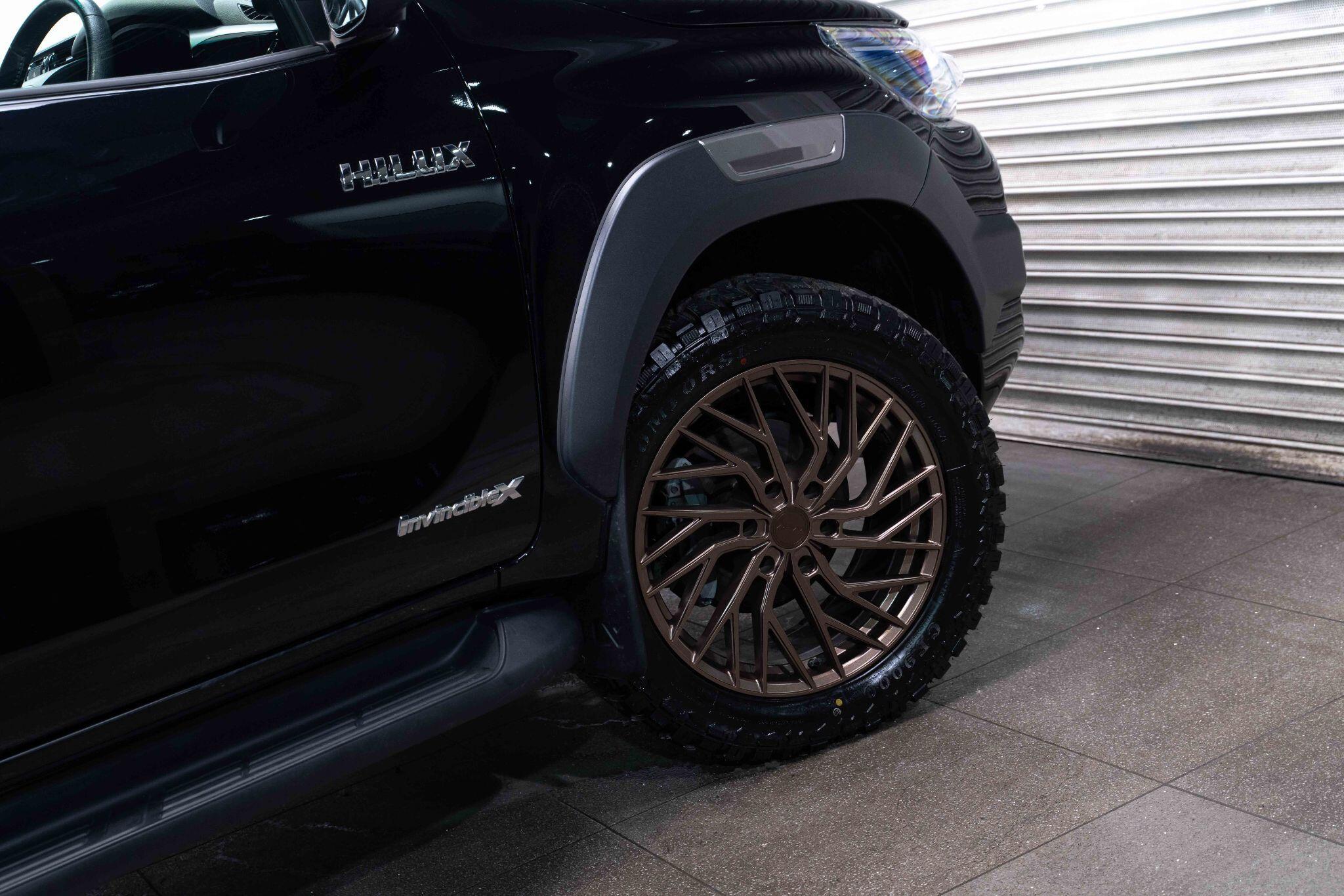 Toyota Hilux - Image 17