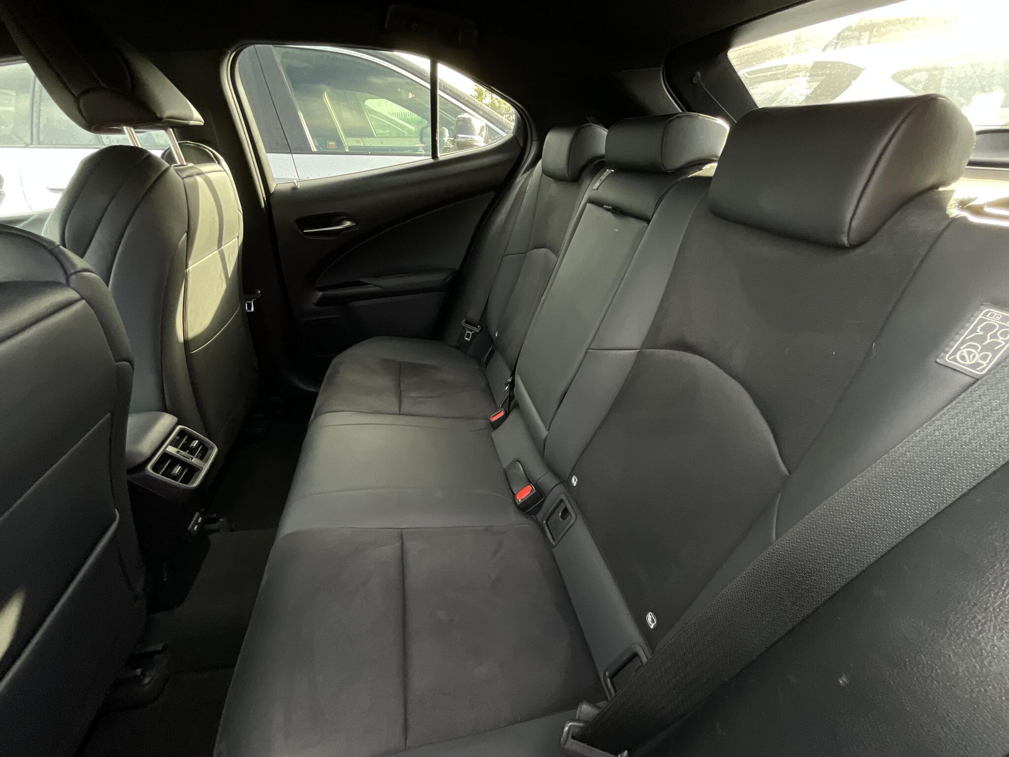 Lexus UX - Image 14